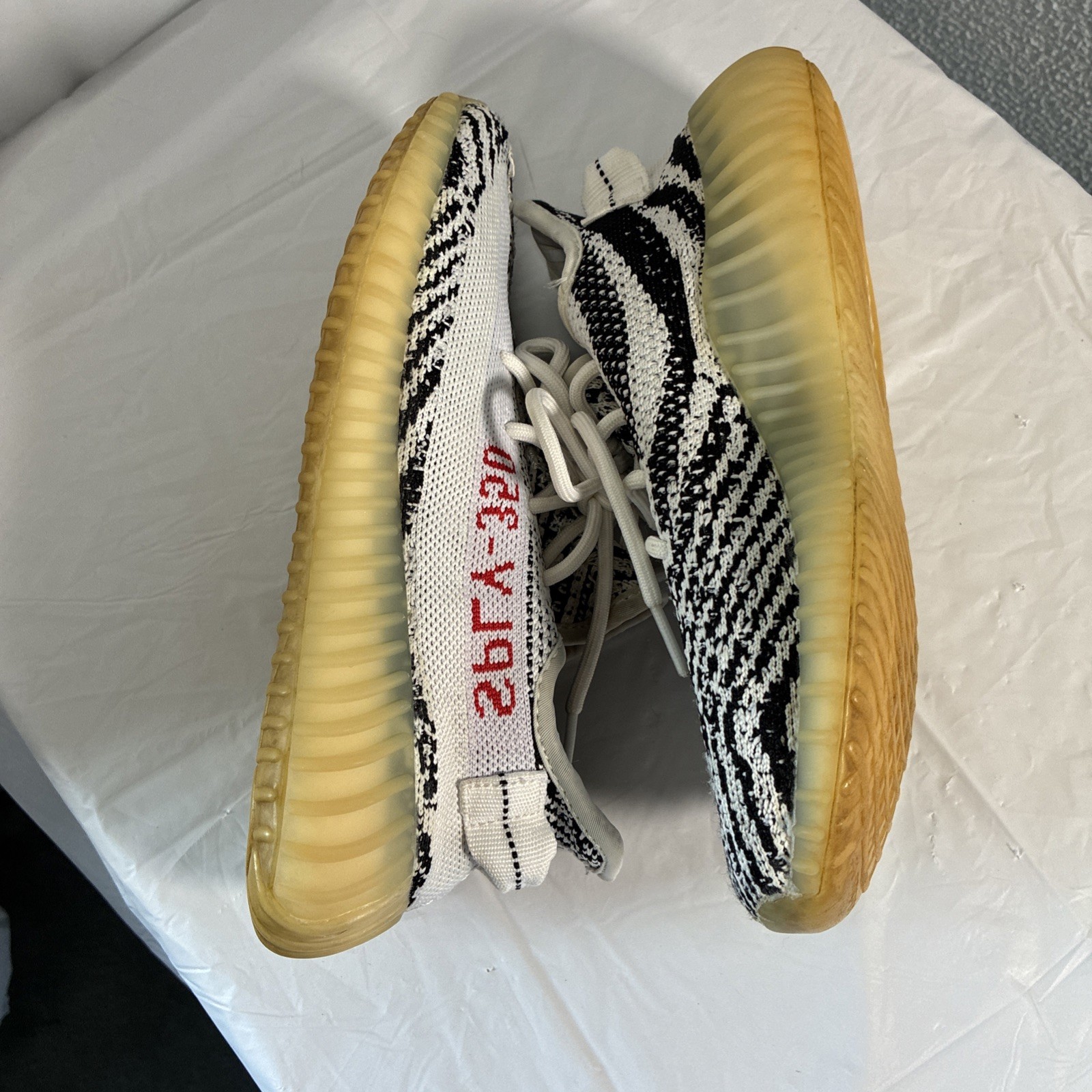 Adidas Yeezy Boost 350 V2 Zebra Men’s size 6 Used CP9654 No Box