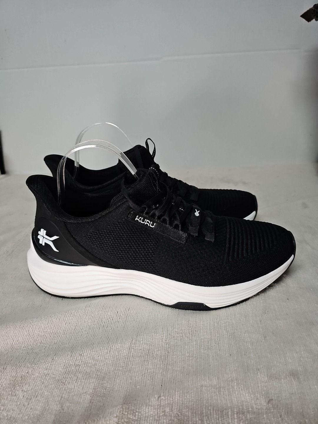 Kuru Atom 2 With Cloud+ – Jet Black/Bright White – Size 10 Medium Men’s No Box