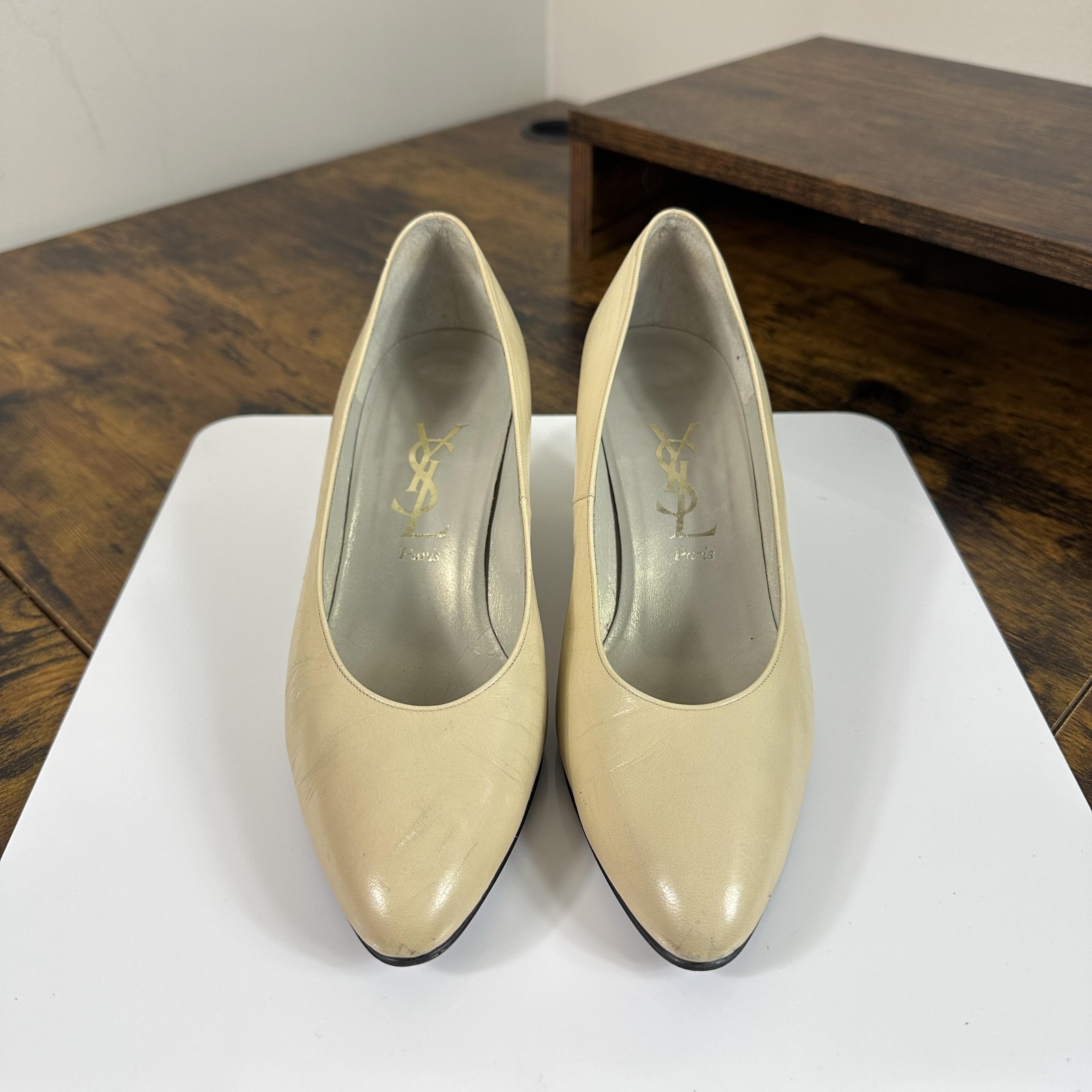 Yves Saint Laurent Pumps Womens 35 US 5 Beige Leather Kitten Heel Closed Toe