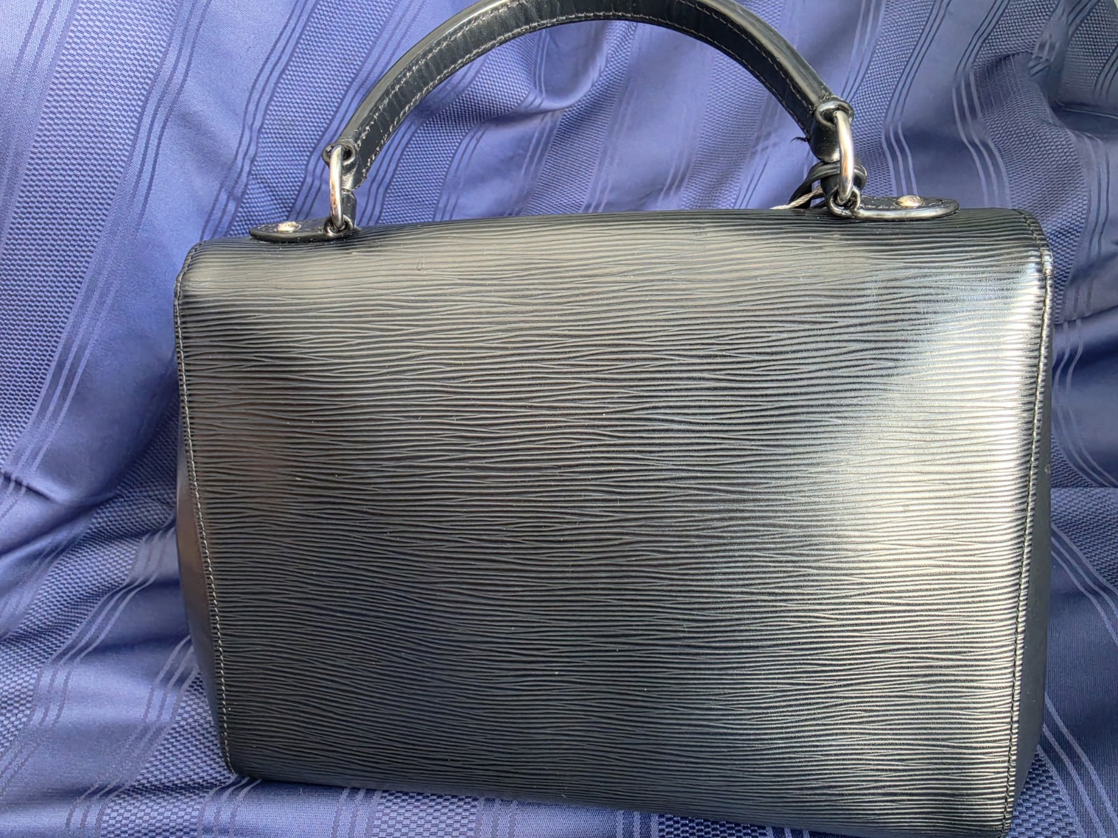 Louis Vuitton Black Epi MM Cluny Satchel Top Handle Detachable Strap Silver HW