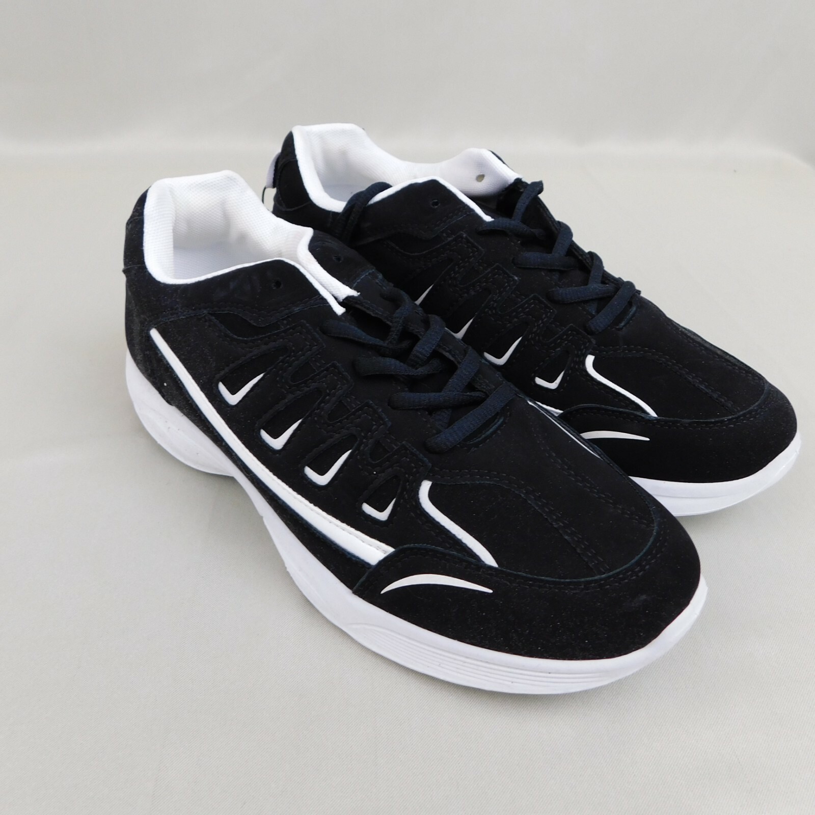 OT Revolution Men’s Lace-Up Athletic Sneakers Black & White Size 8