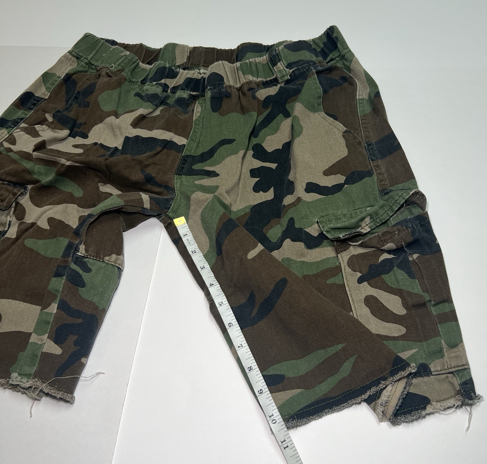 SEC 31 Y2K Woodland Camo Cargo Shorts Mens Elastic Waist Cut Off 16