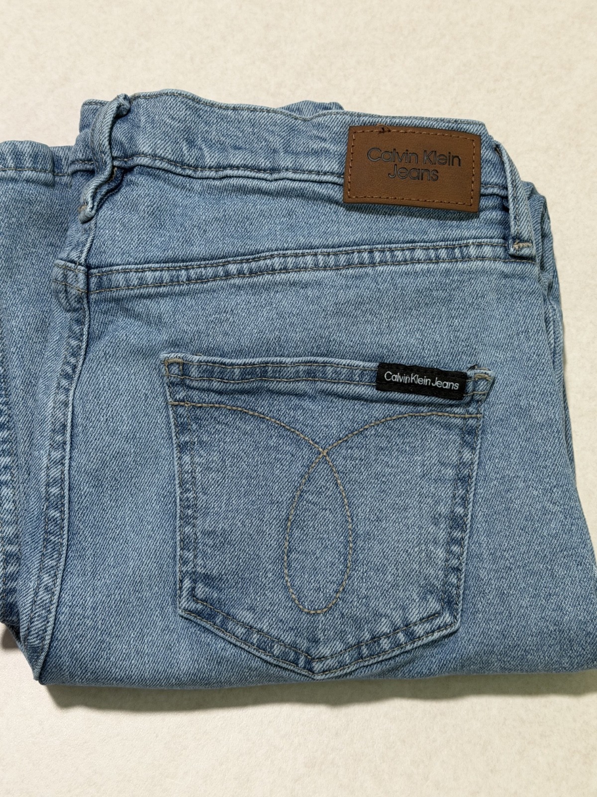 Calvin Klein Jeans – Light Wash Denim Size 8