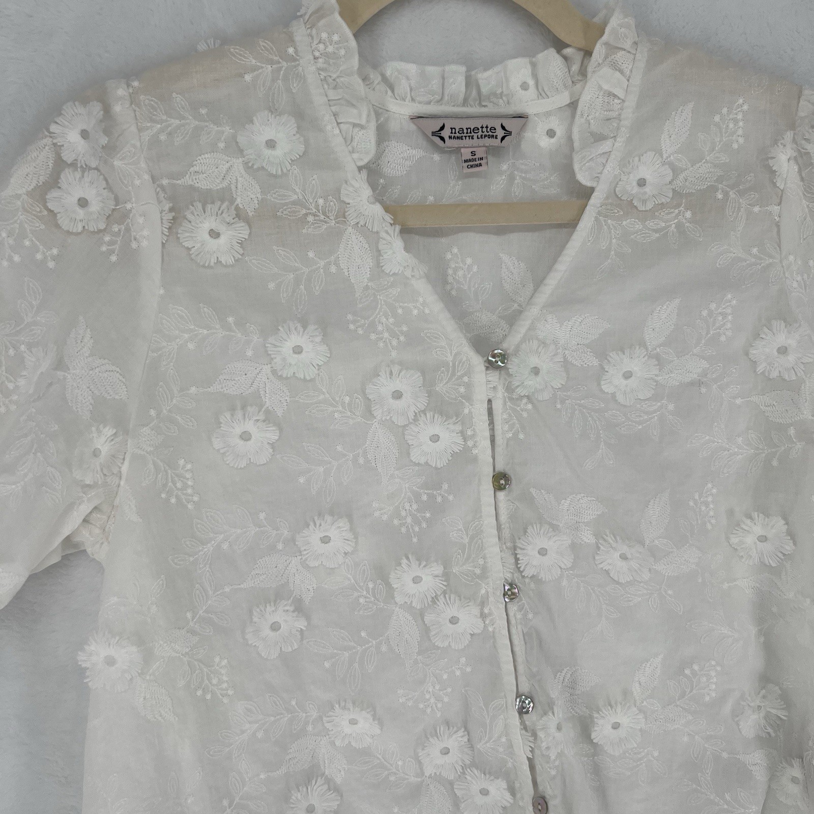 Nanette Lepore White Floral Eyelet Embroidered V-Neck Blouse Sz S Bridal Sheer