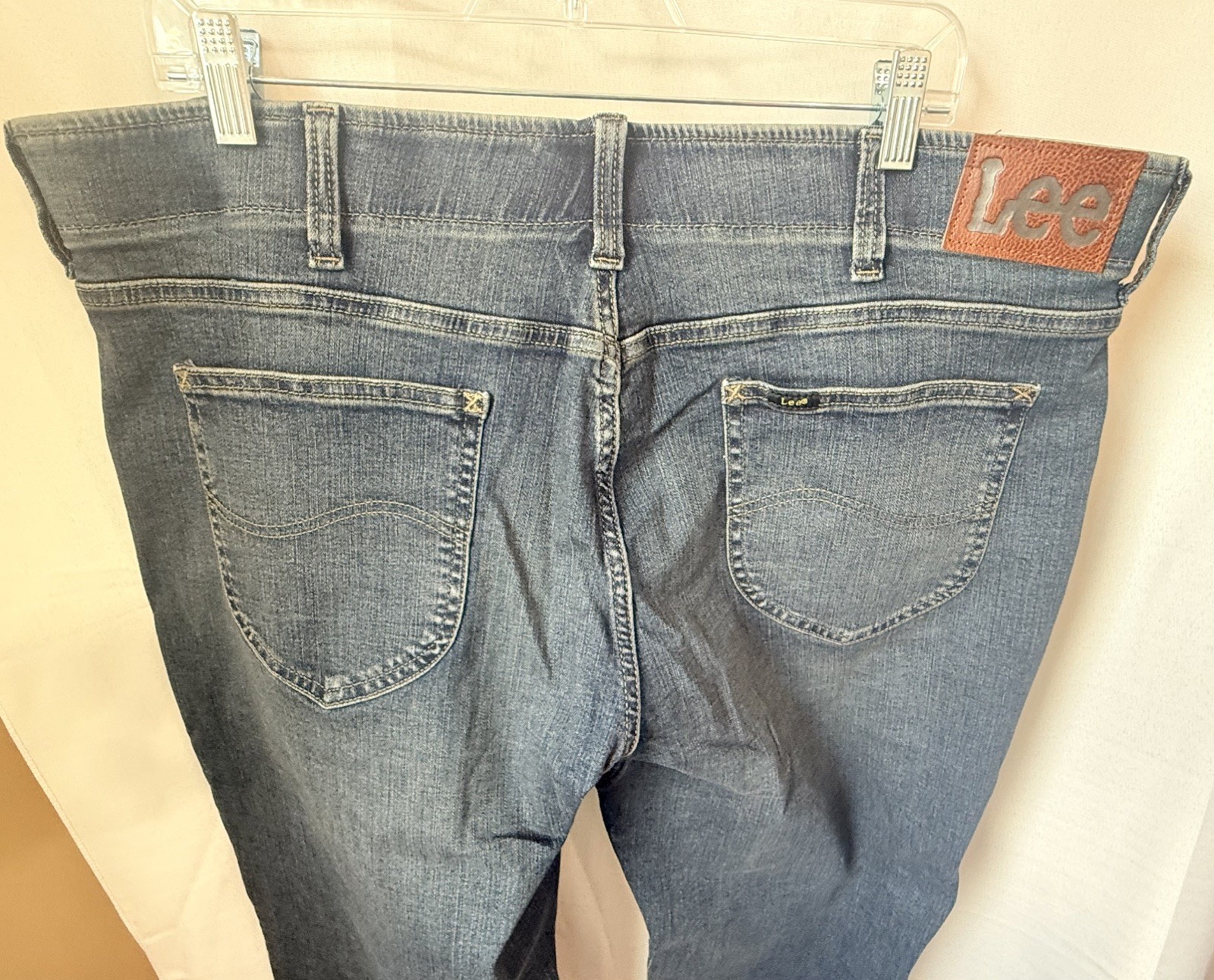 Lee Extreme Motion MVP Men’s JEANS • NWT •Straight Leg • 40/32 • medium wash