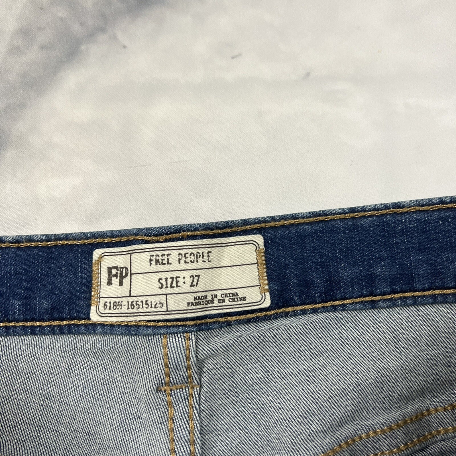 Free People Cropped Exposed Button Front Jeans Size 27 Hem Slit Frayed Kick Crop