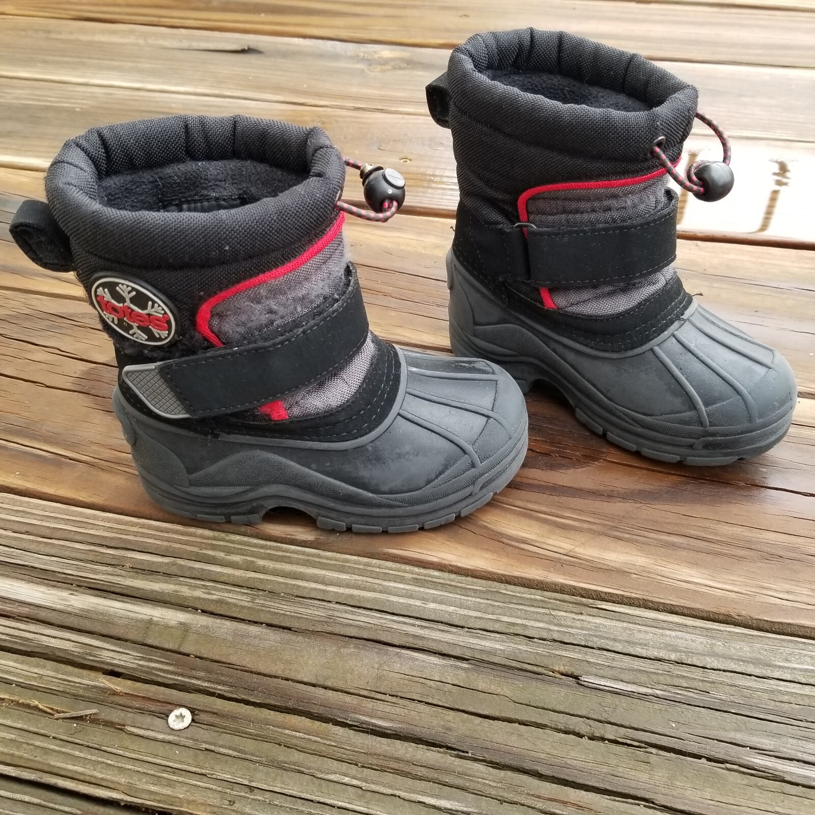 Totes Snow Boots Boys Size 6 Black Winter Outdoor Kid Play School Daycare Recess