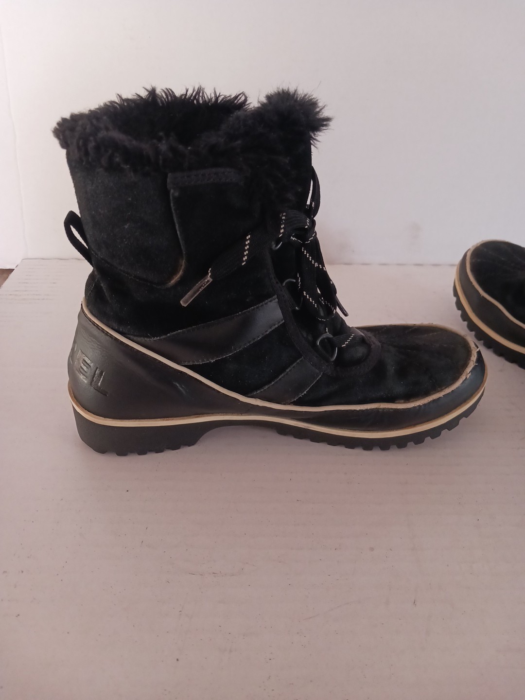 Sorel Tivoli II Womens US 9.5 Leather Suede Black Waterproof Snow Boots