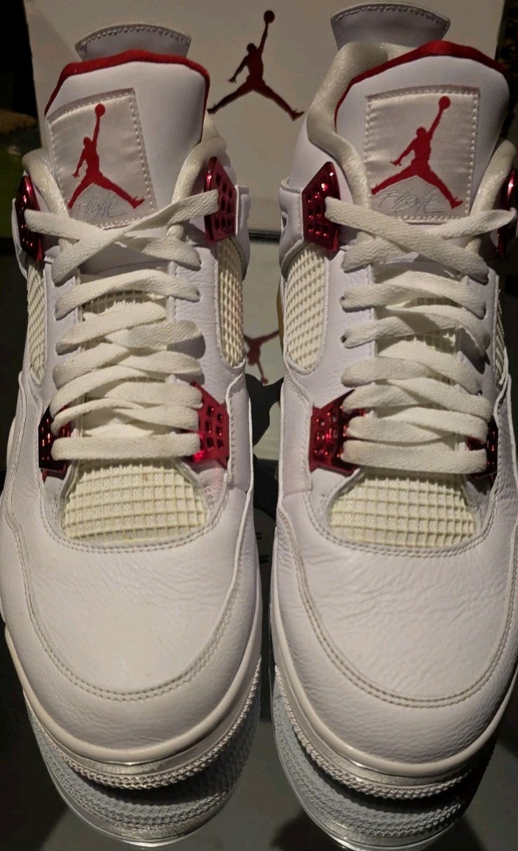 Air Jordan 4 Retro “Metallic Red” (2020) in US Size 15. OG BOX / 9.2/10