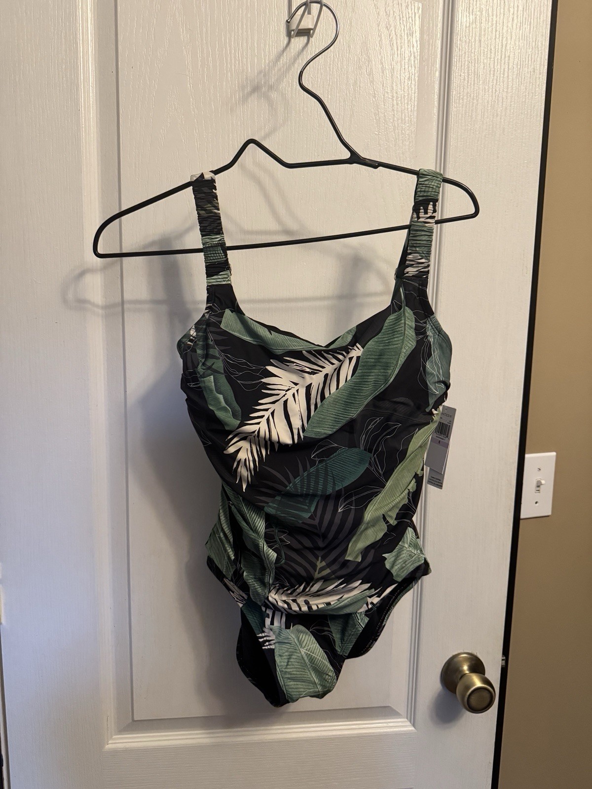 Jantzen Tummy Control Tropical One-Piece Swimsuit Black/Green Size 6 JZ24738M