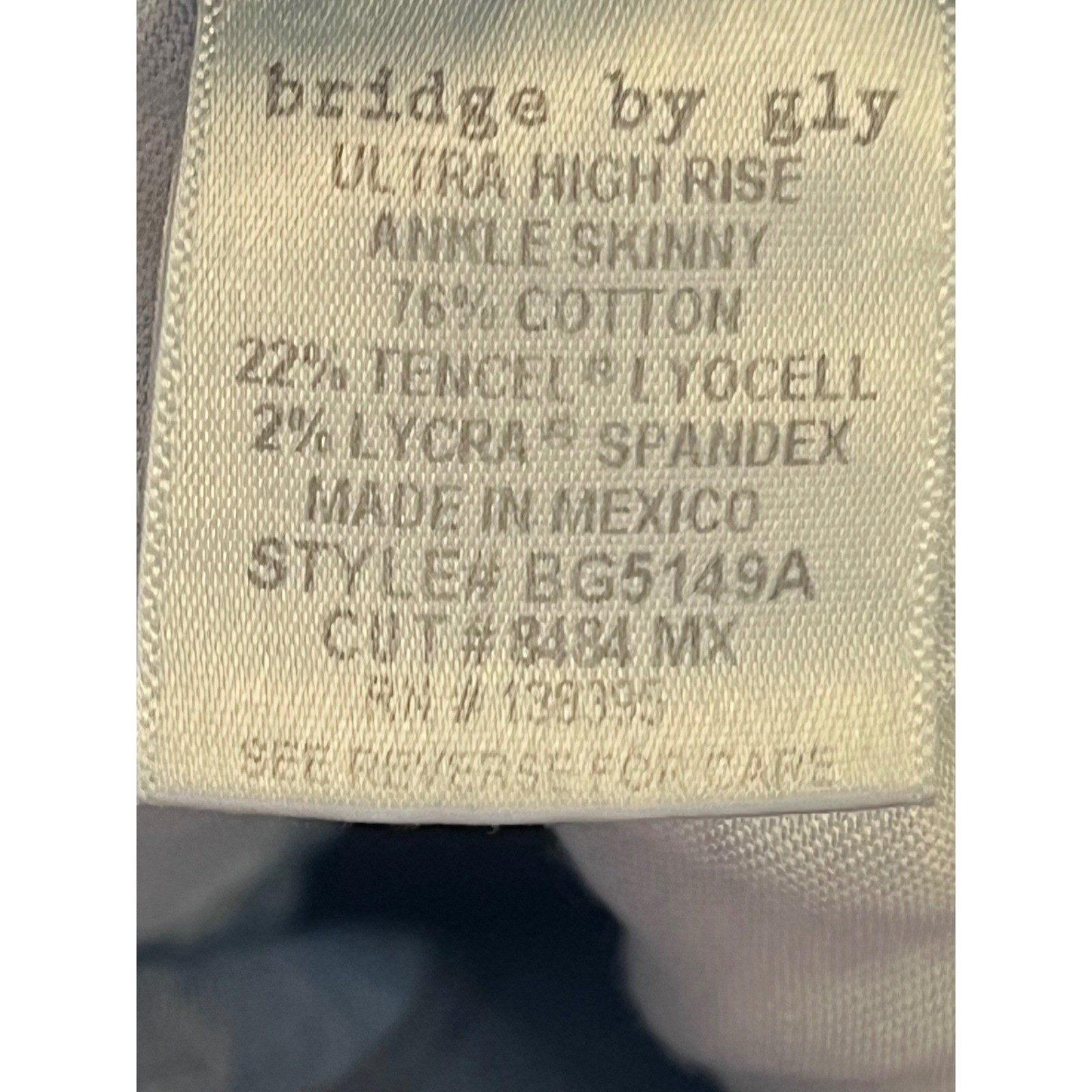 Bridge by GLY Ultra High Rise Ankle Skinny Jeans Distressed Blue Size 31 Fringe
