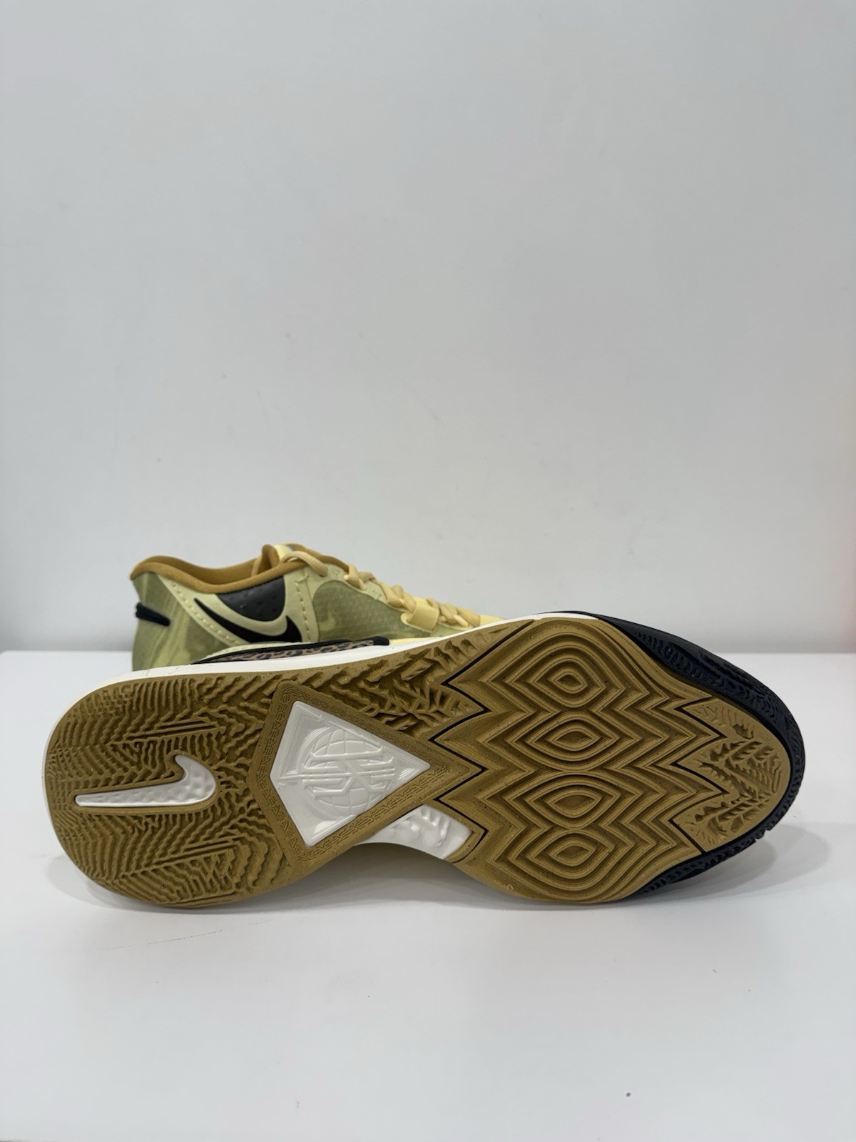Nike Kyrie 8 Citron Leopard NIB Box Shoes Sneakers DJ6017-800 Men Size 13.5