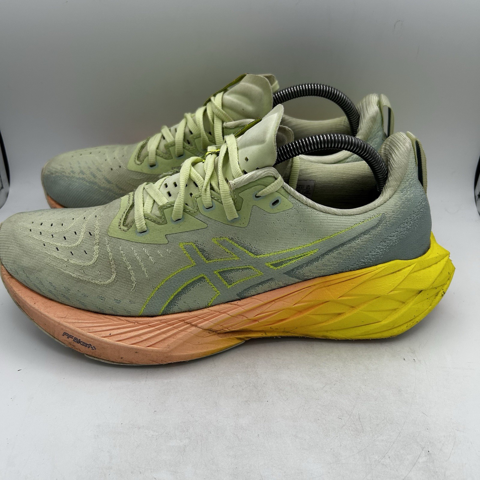 ASICS Novablast 4 Paris Shoes Mens Size 9.5 Green Yellow Running Cushioned