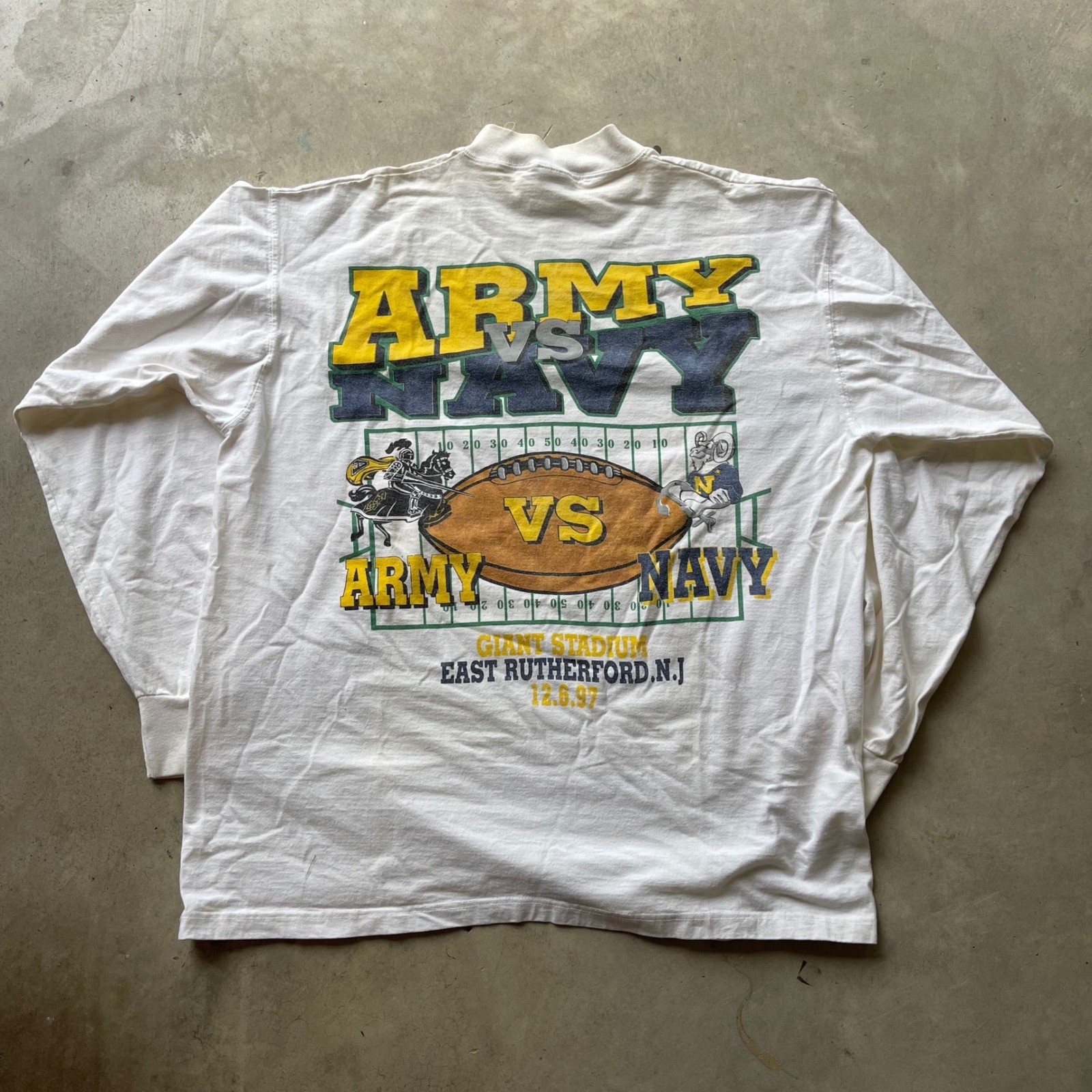 Vintage 1997 Army vs Navy Giants Stadium Fruit of the Loom Long Sleeve XL White