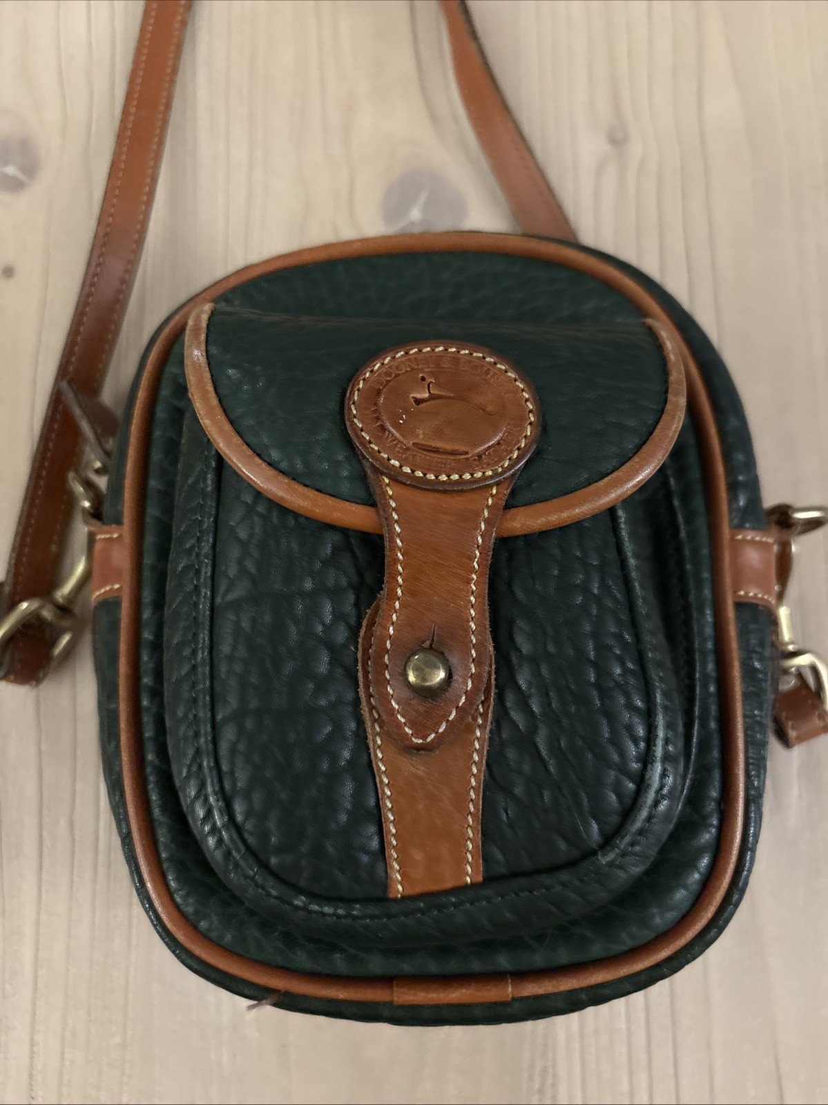 Vintage Dooney & Bourke AWL Carrier Crossbody Bag Green British Tan USA Leather