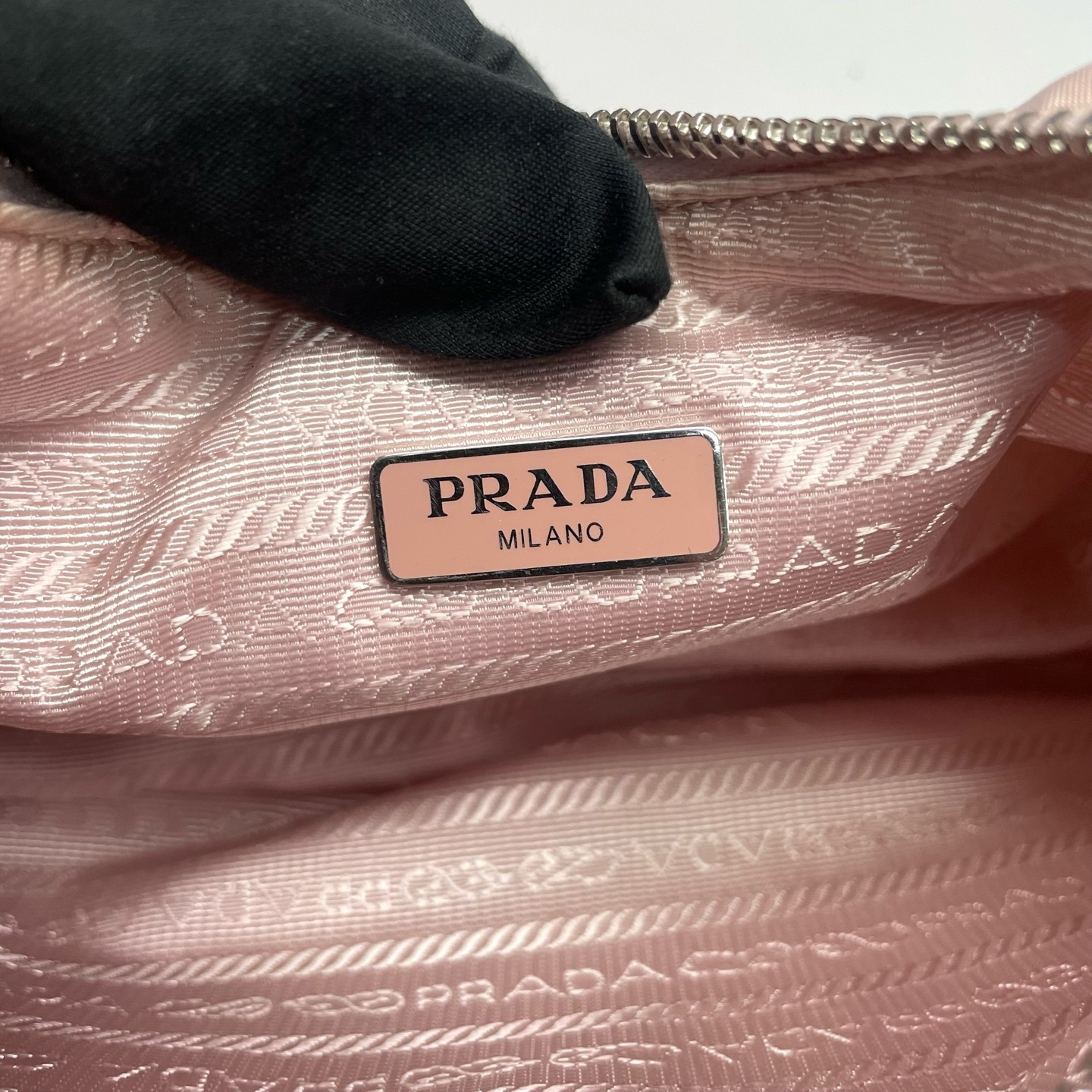 Prada Re-Edition 2005 Hobo Normal Lt Pink Parachute Nylon Crossbody Duty Paid