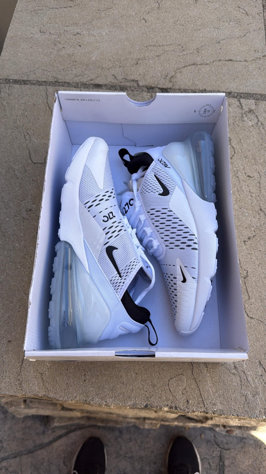 Women’s 10, Men’s 8.5 Nike Air Max 270 2024 AH6789-100 White Black airmax