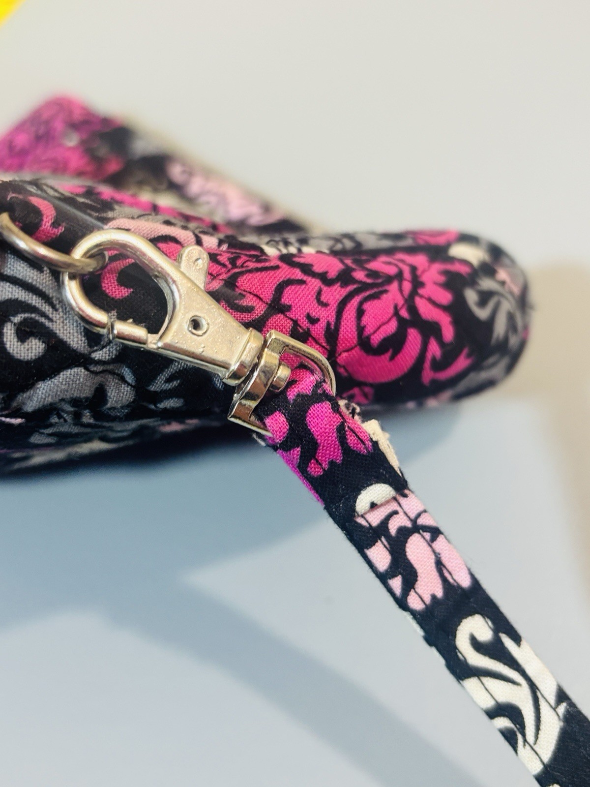 Pink Black White Paisley Quilted Push Lock Wallet, Wristlet Zip Storage Pretty￼