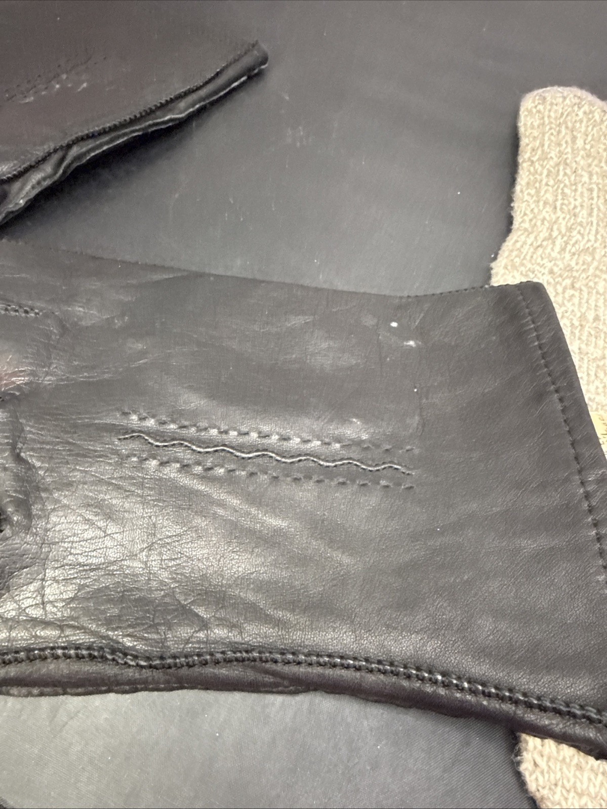 berman black genuine leather size xl acrylic/wool lining with additional gloves
