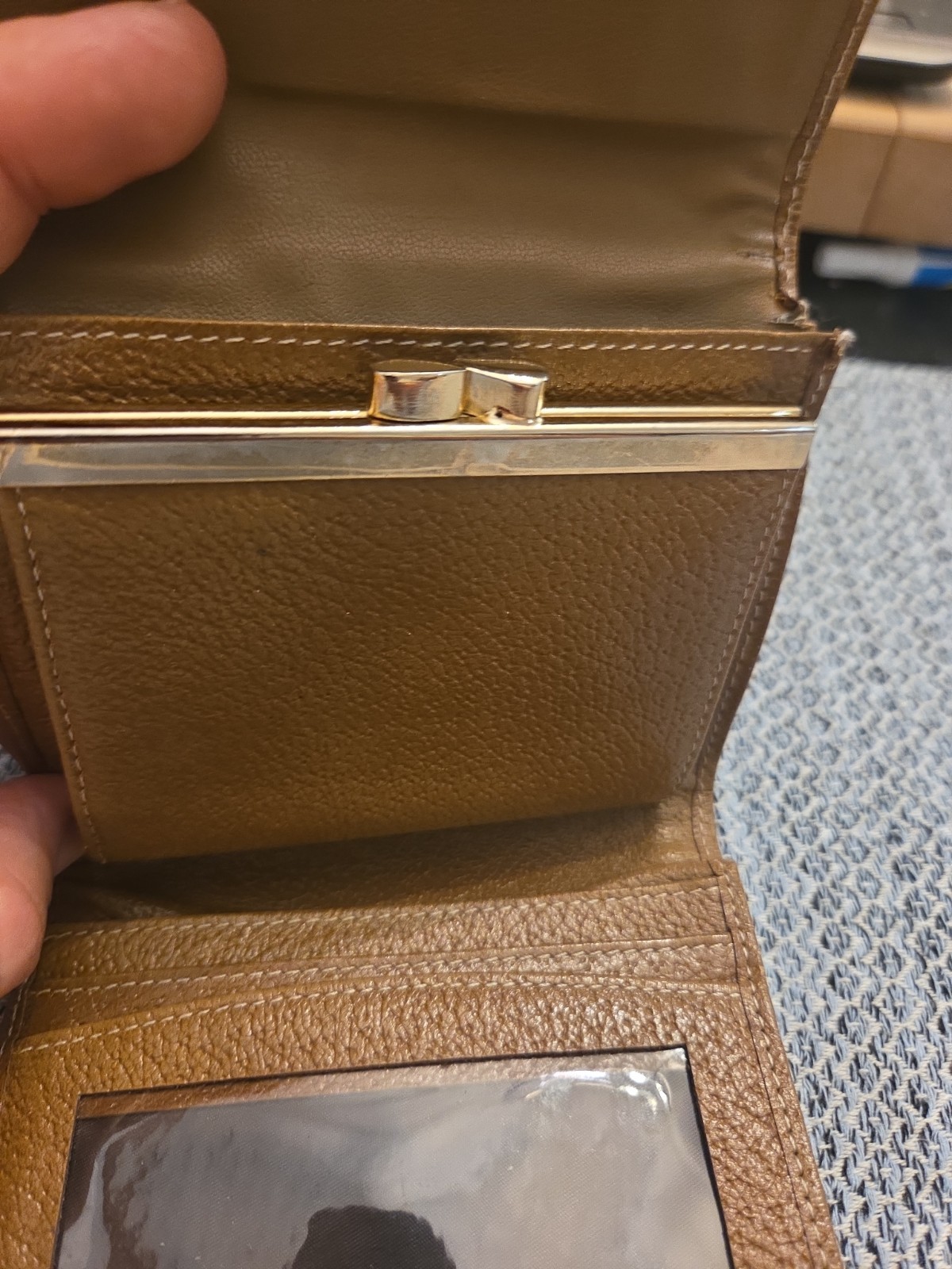 Vintage Gucci Trifold Wallet One Small Rip Starting In Corner Seen In Pictures