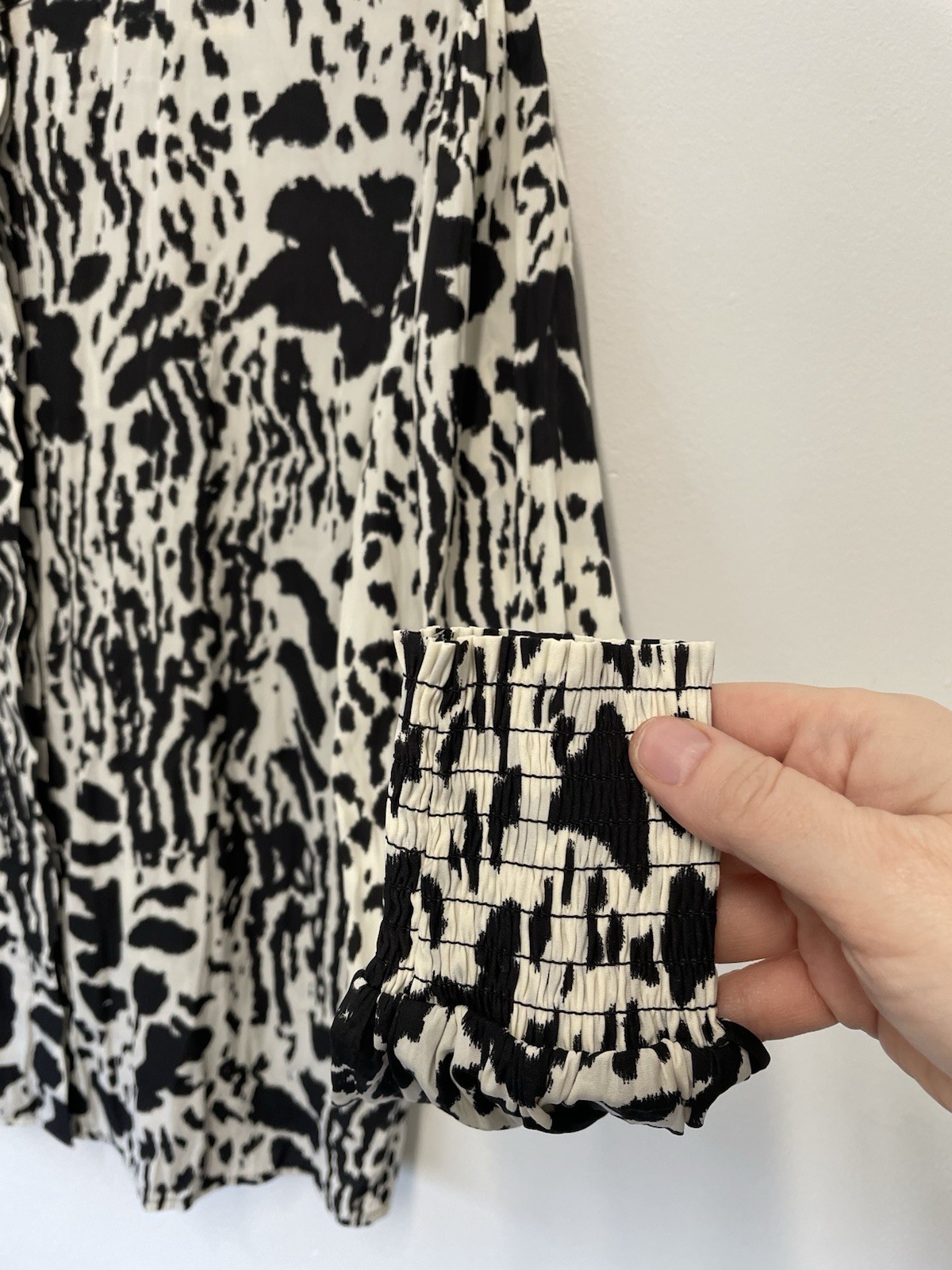Ba&sh Opus Blouse Size 1 UK 8 Blk Off White Leopard Print Puff Sleeves Chiffon