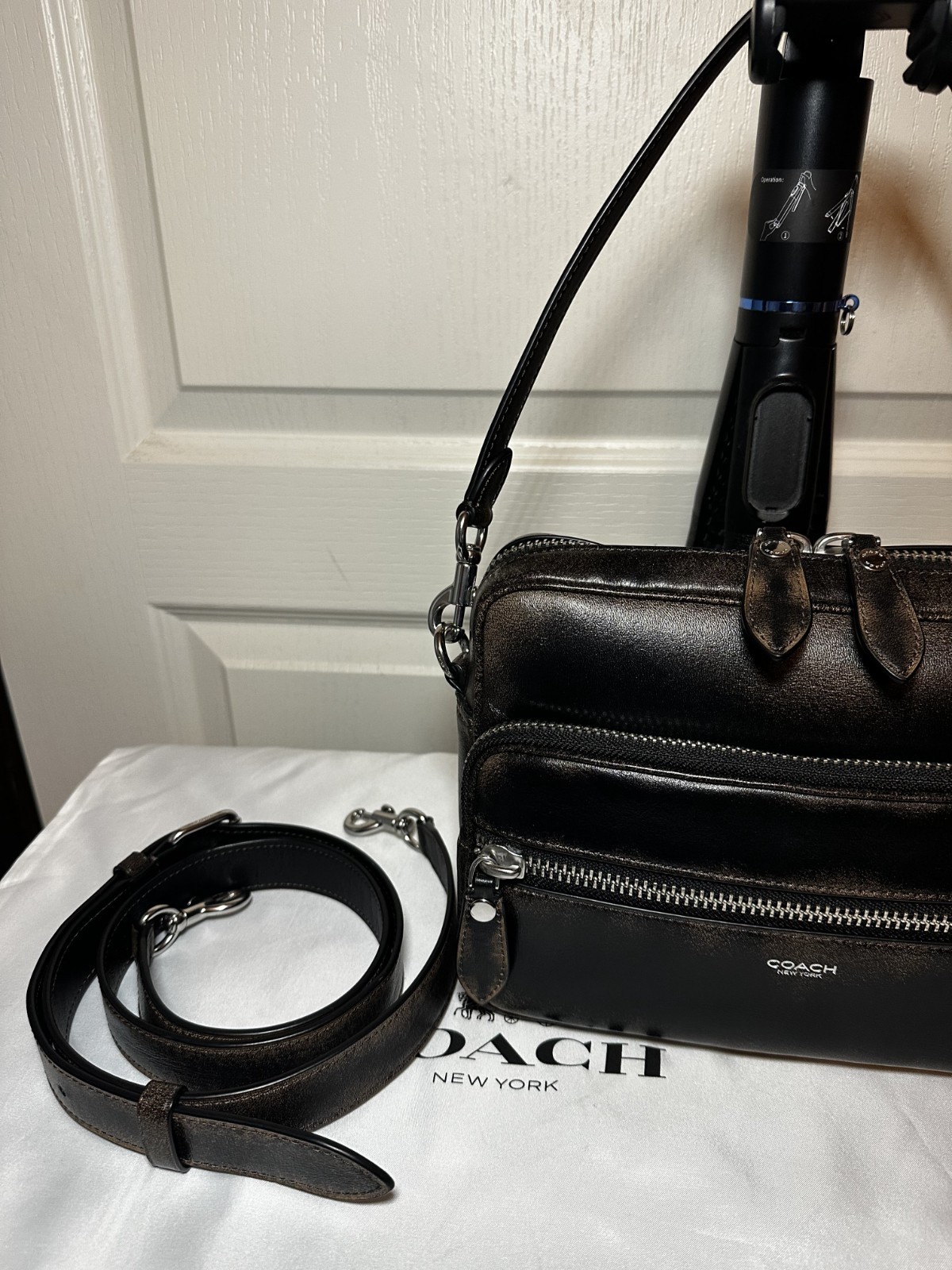 Coach Dakota Crossbody Bag in Loved Leather. Black/Light Tan. CDS84
