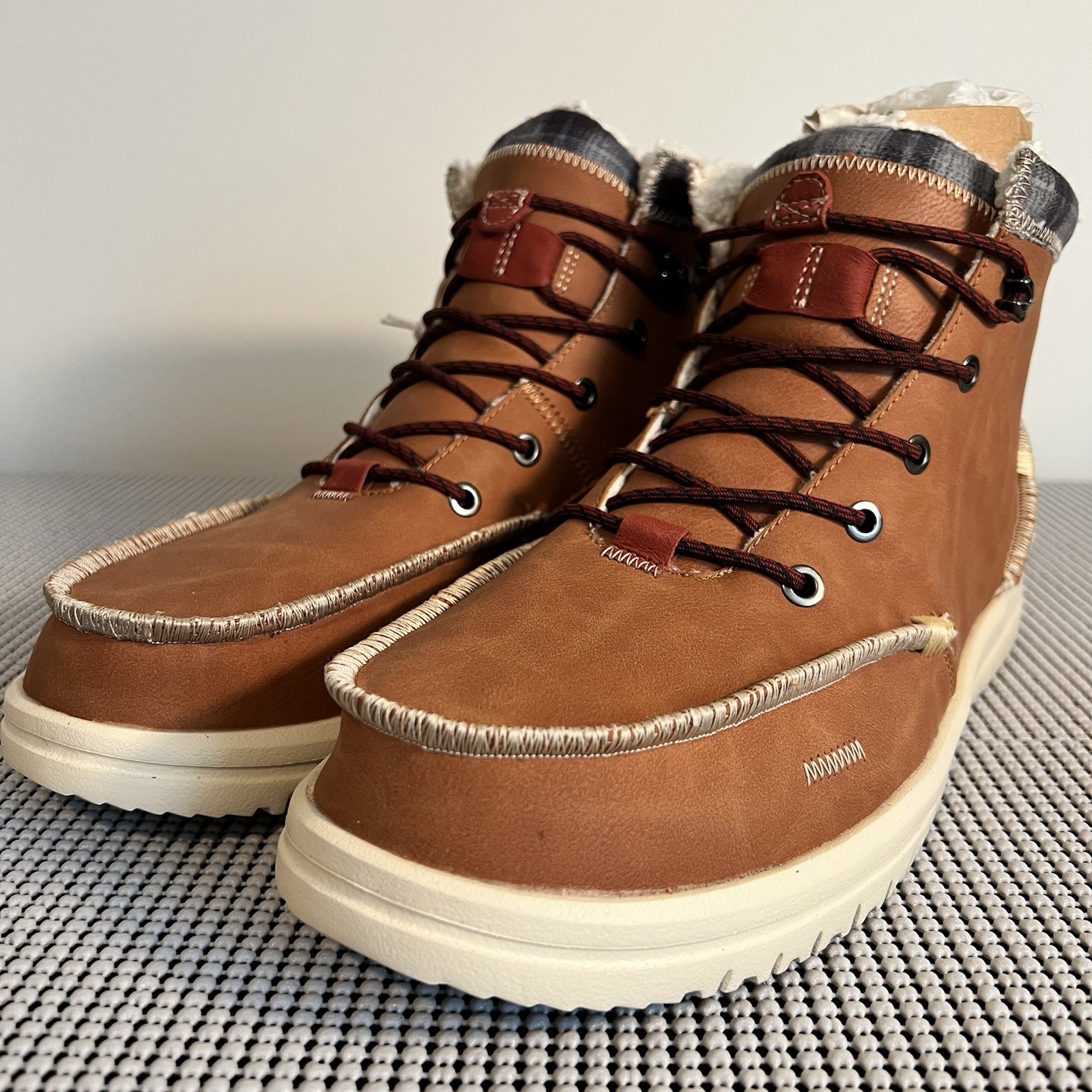 HEY DUDE Bradley Classic Cozy Winter Lined Leather Boots Cognac Brown – Men’s 12