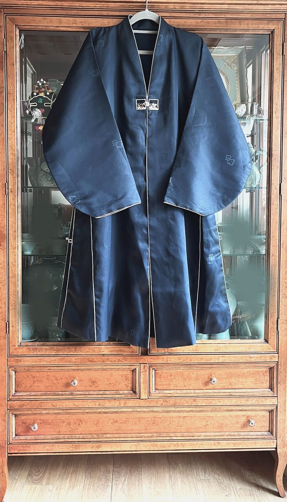 L-XL Traditional Korean Hanbok Dress Silk Durumagi Coat-Navy Ivory Trim Tall Fit
