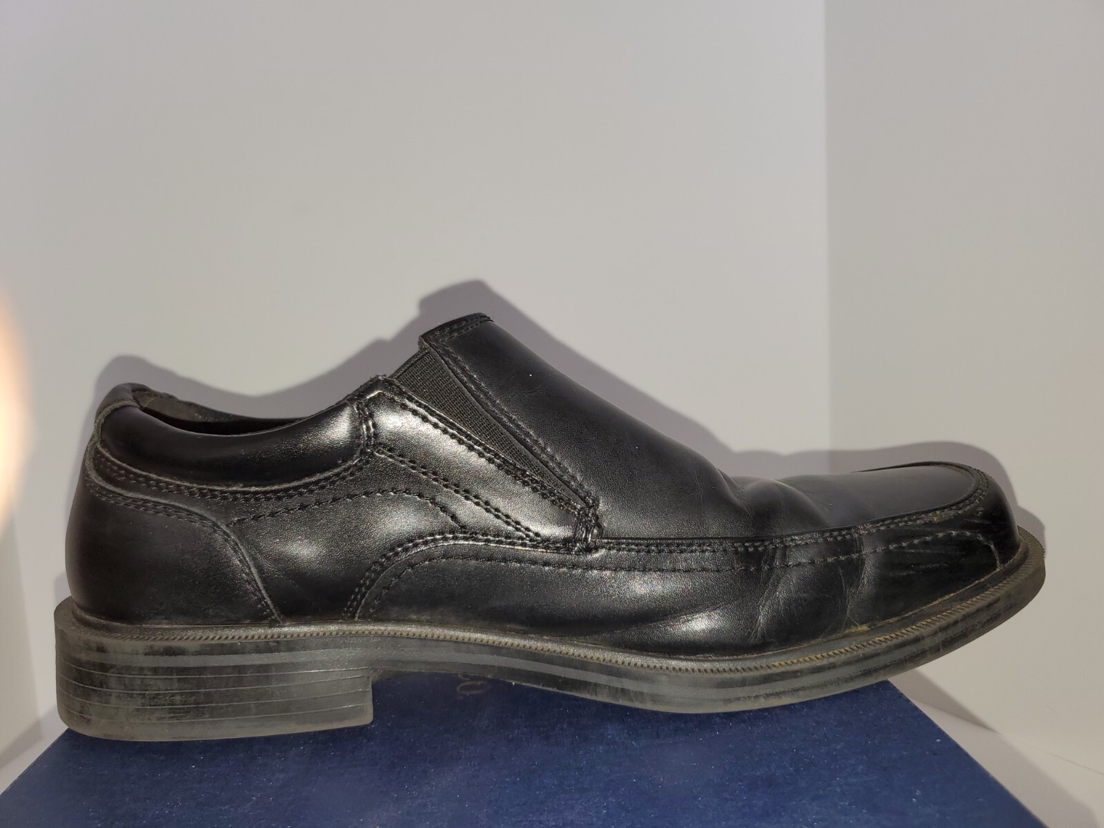 Dockers Edson men leather/ man made material slip on loafer, black, size 10.5W