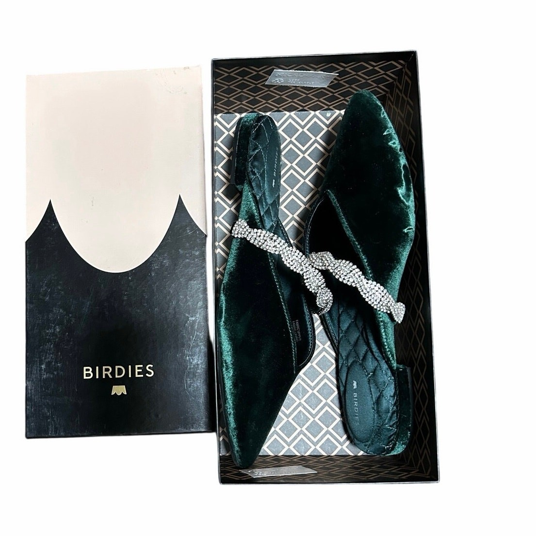 Birdies “the Swan” emerald green velvet and rhinestone strapped slides sz 9