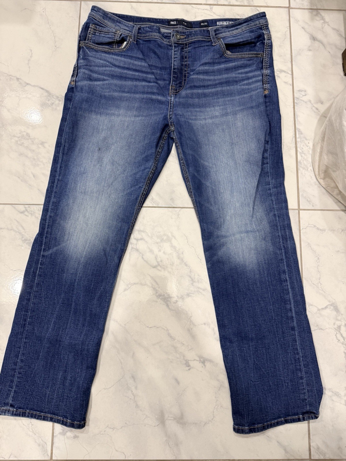 BKE Men’s Blue Denim Jeans Straight Leg Regular Medium Wash 5-Pocket Button