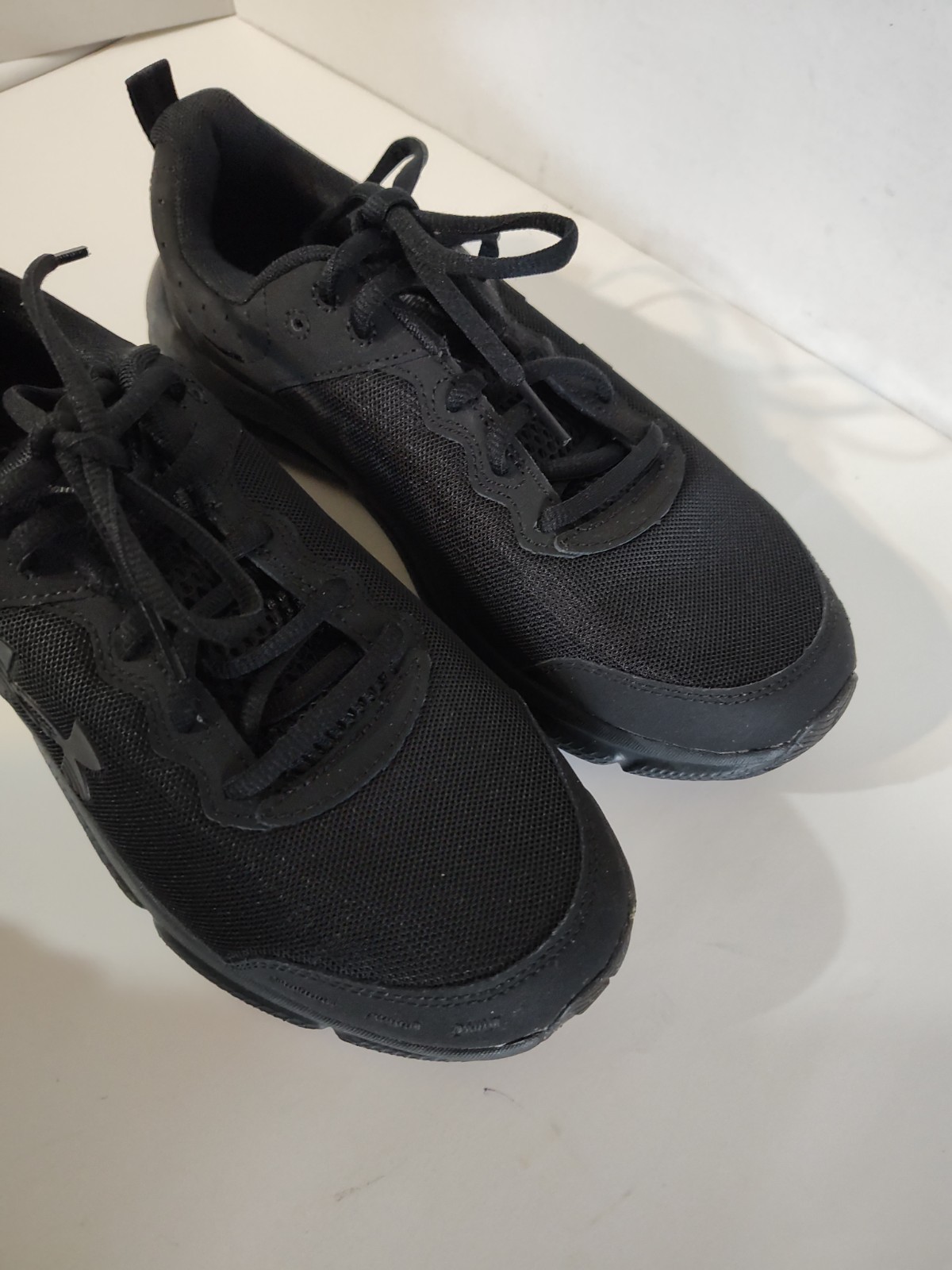Under Armour Men Charged Assert 10 Running Shoe 3026175-004 Black Size 9