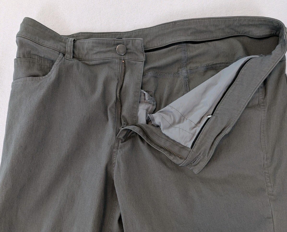 Lululemon Stretch Khaki Pants Waist 36″ Inseam 33″ Length 42″ Size 16 *READ