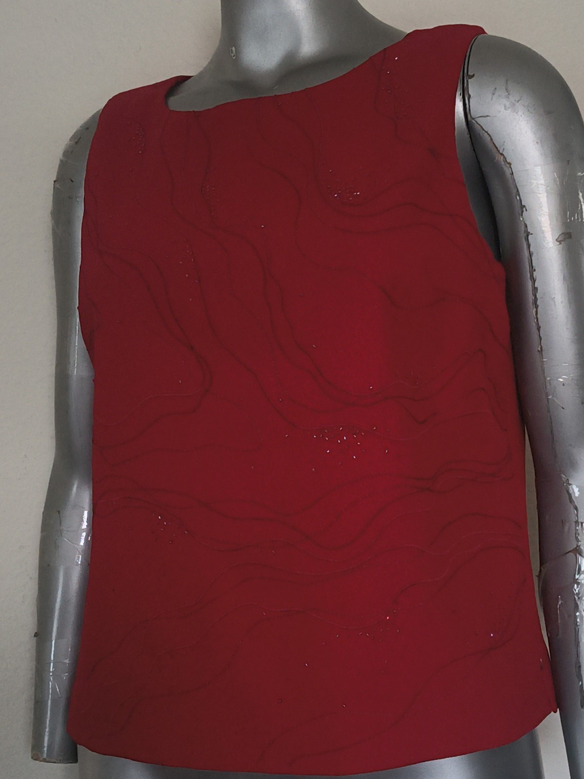 Woman EMBROIDERED BEADED TANK TOP Size 12 SLEEVELESS SIDE ZIPPER LINED BURN RED