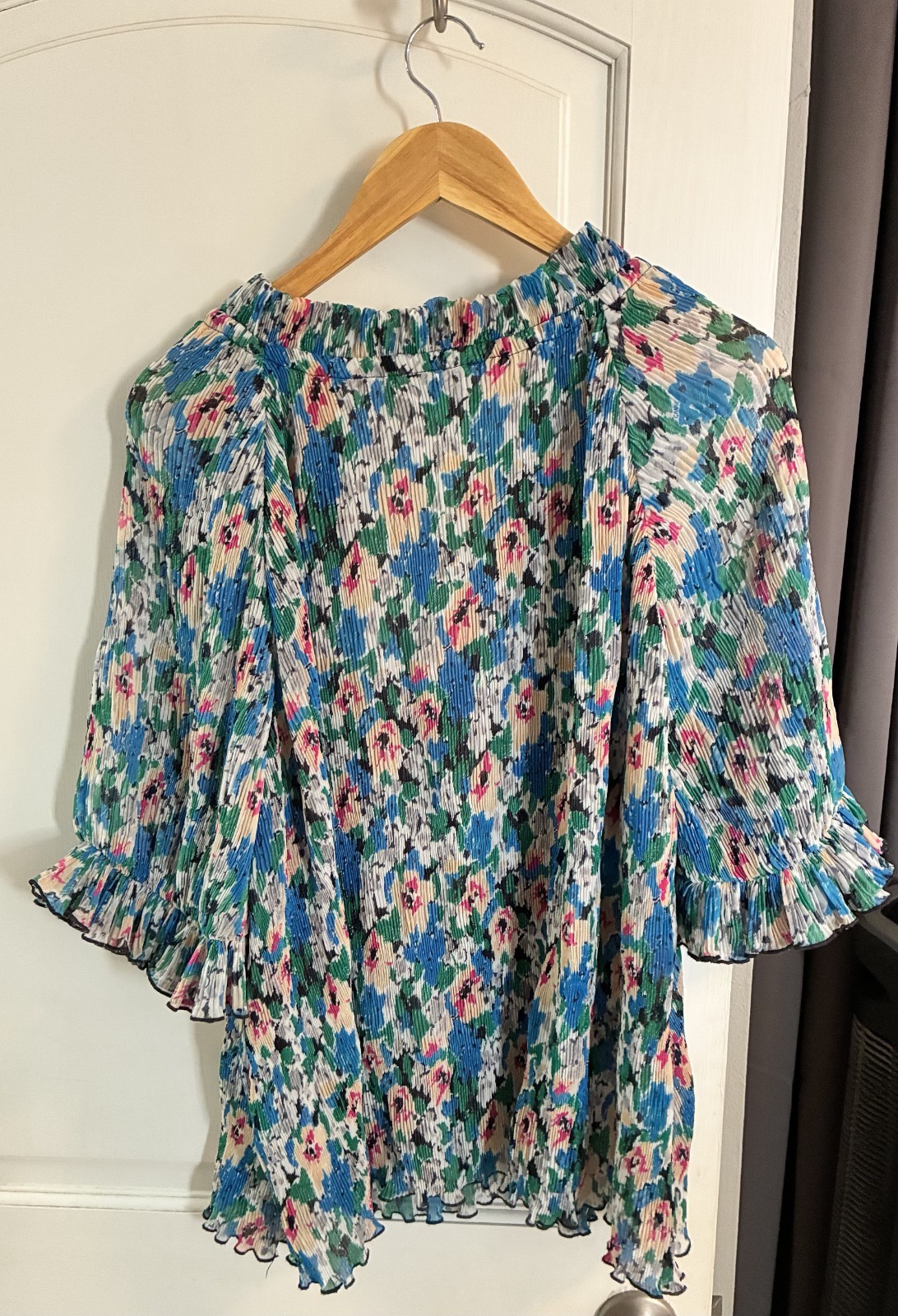 NWT Ganni Women’s Blue Green Multi Floral Pleated Georgette Top Blouse 40 US 8