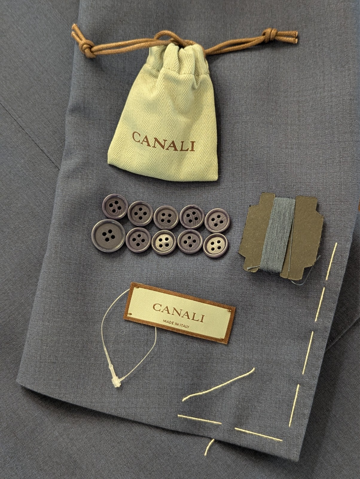 CANALI Impeccabile 100% Wool Suit , Model 15280, Mid Blue, Size 48 L (58 EU) NEW