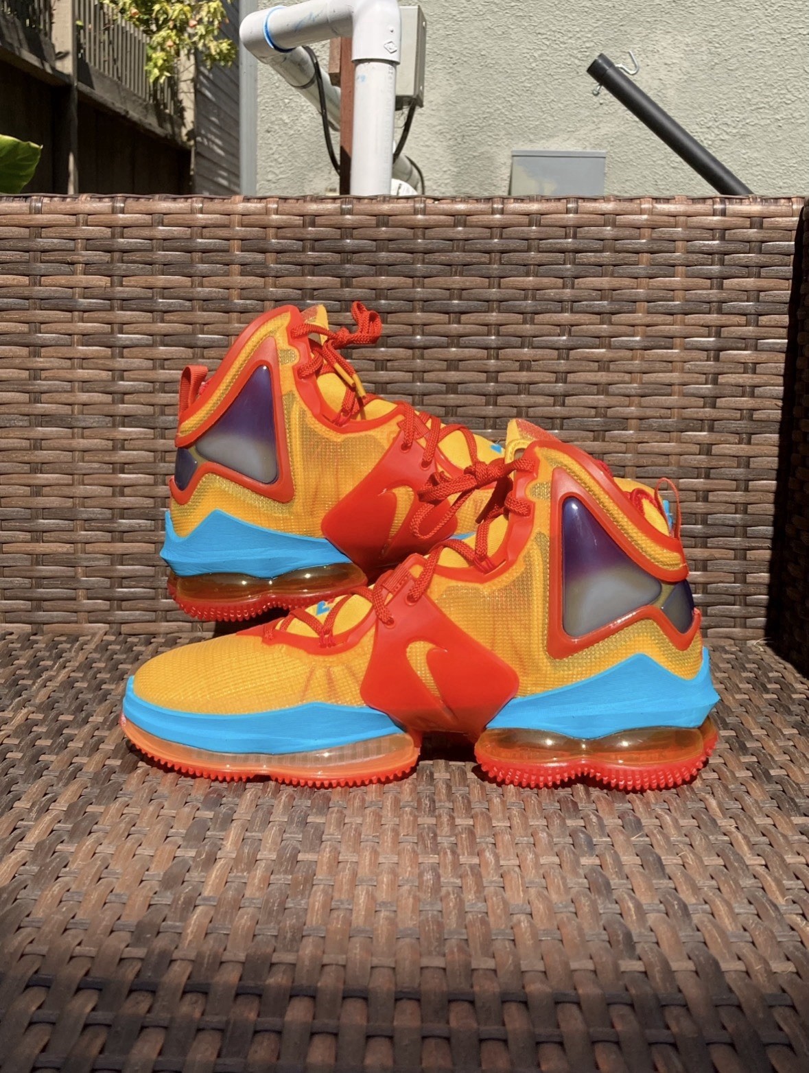 Nike LeBron 19 Space Jam Tune Squad Men’s Mid Top Basketball Shoes DC9338-800