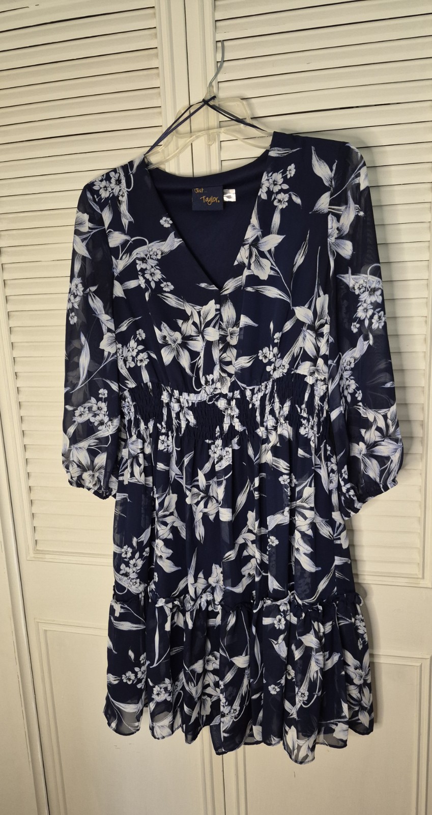 Just Taylor Women’s Dress Size 6 Navy & White Floral Sheer Lined 3/4 Sleeve