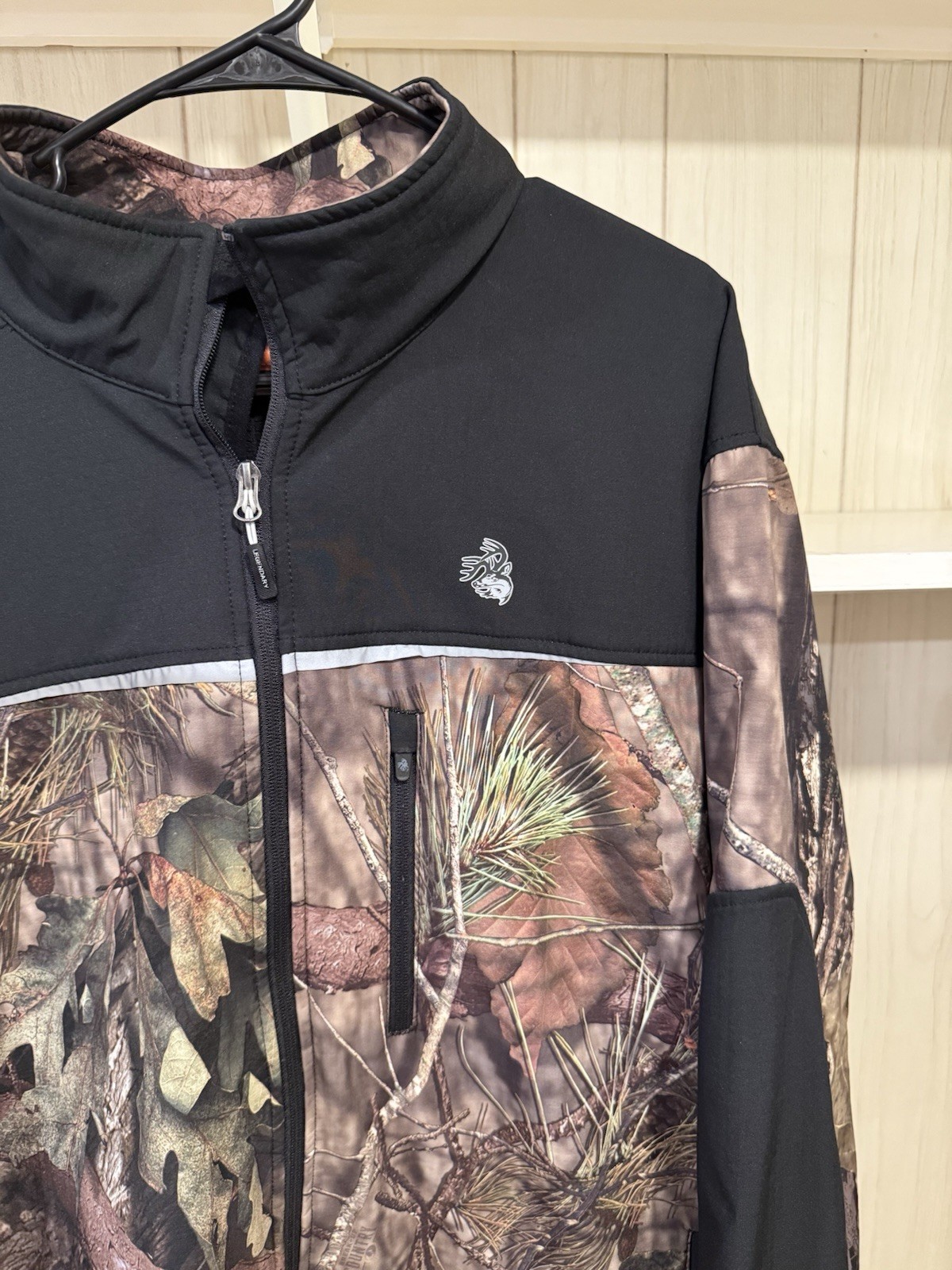 Legendary Whitetails 2XT Men’s Long Sleeve Light Jacket Shirt Camo Hunting Zip