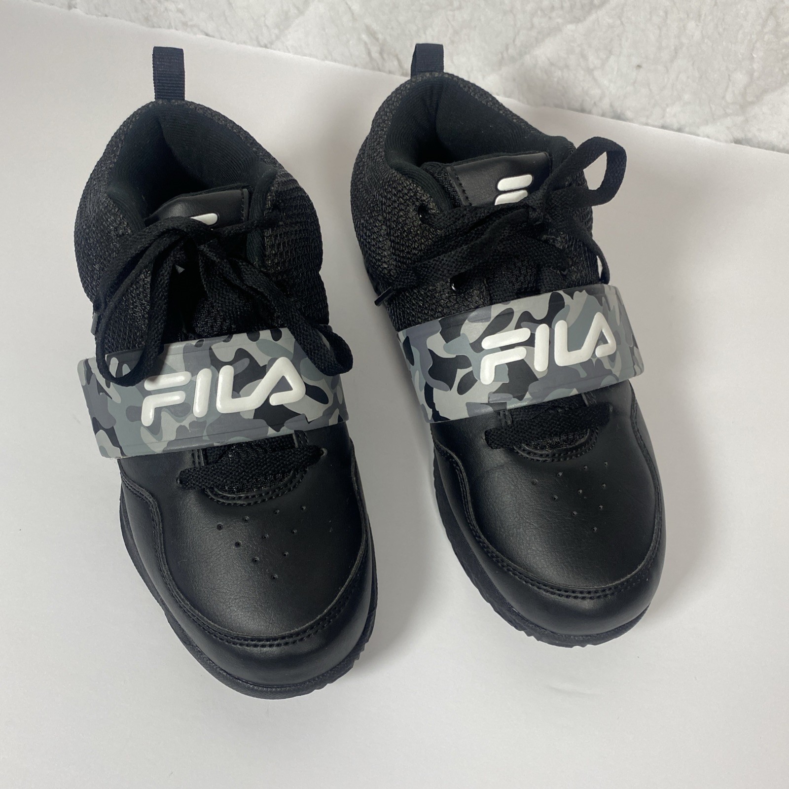 FILA Boy Youth 5.5 Sneakers Lace Up Camo Snap Closure School Running Athletic