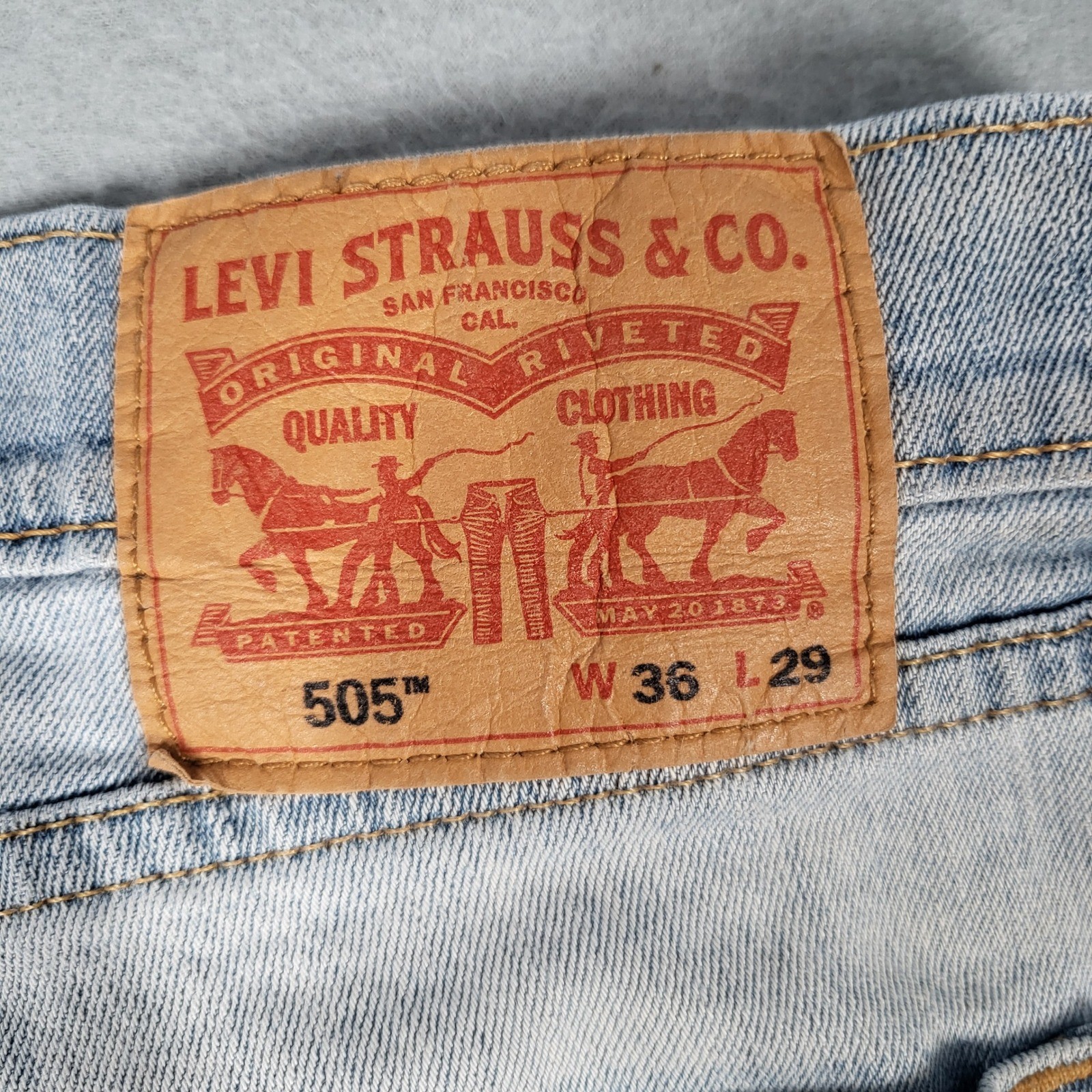 Levi’s 505 Regular Fit Jeans Men’s 36×29 Light Wash Denim Distressed Casual