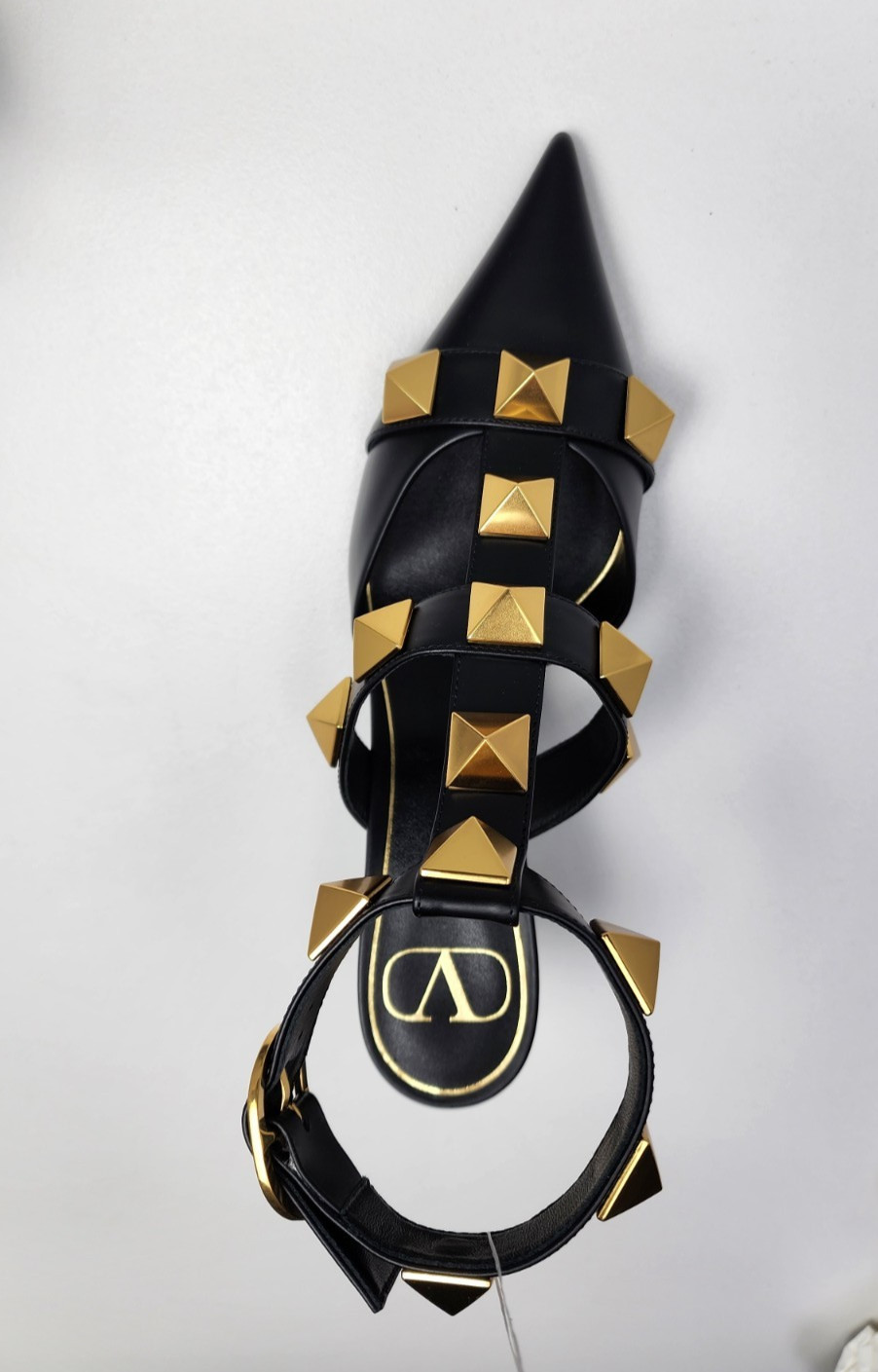 Valentino Garavani Rockstud Ankle Strap Pumps Heel Black Gold Studs EU 37 US W 7