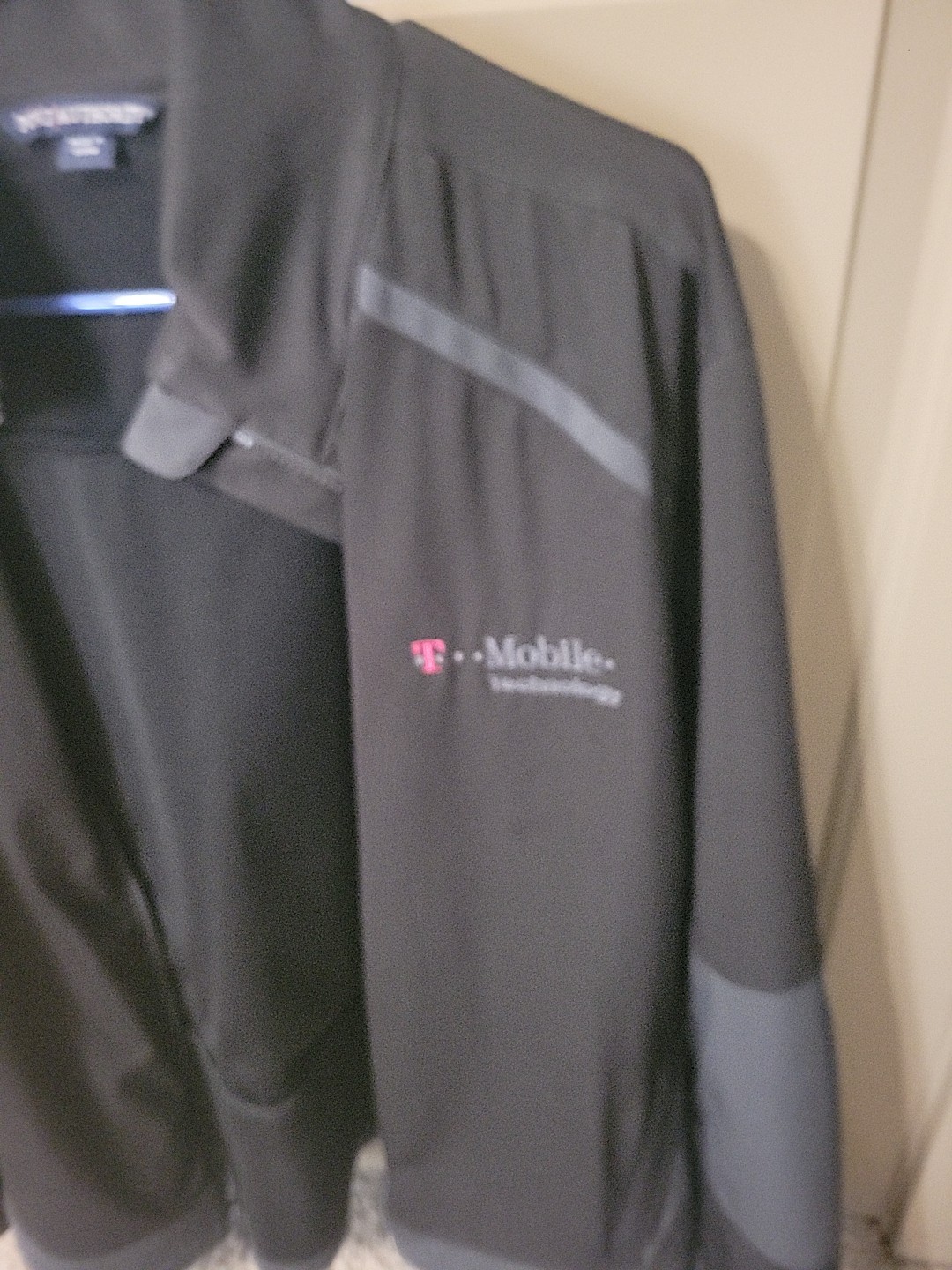 T-Mobile Technology Jacket Mens M Soft Shell Embroidered RARE