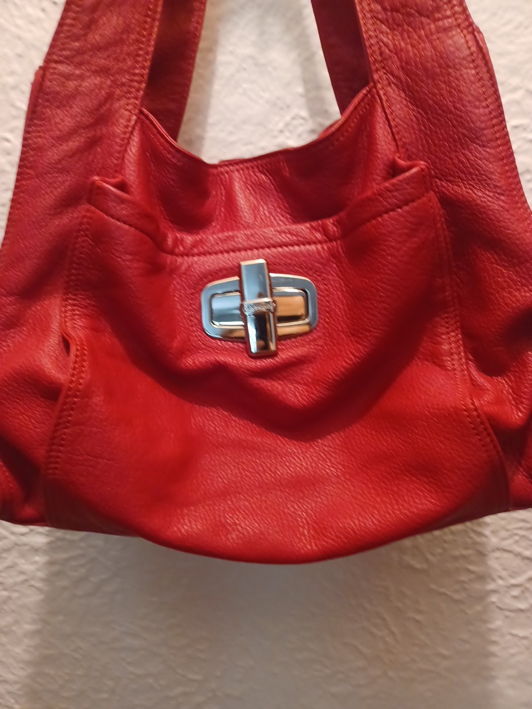 B Makowsky Genuine Pebble Leather Red bright silver hardware Turn Lock Handbag