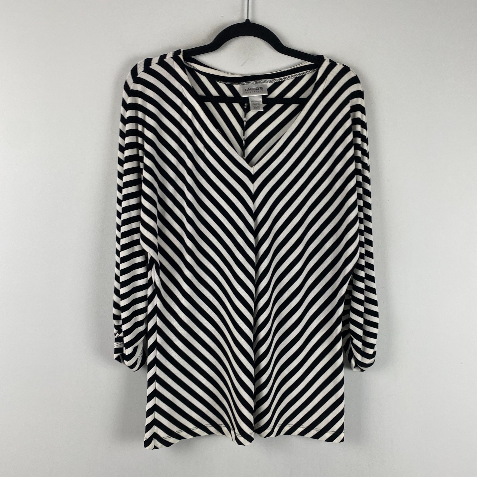 Chicos Travelers Blouse Size 2 US Large Black White Slinky Knit V Neck 3/4 Slv