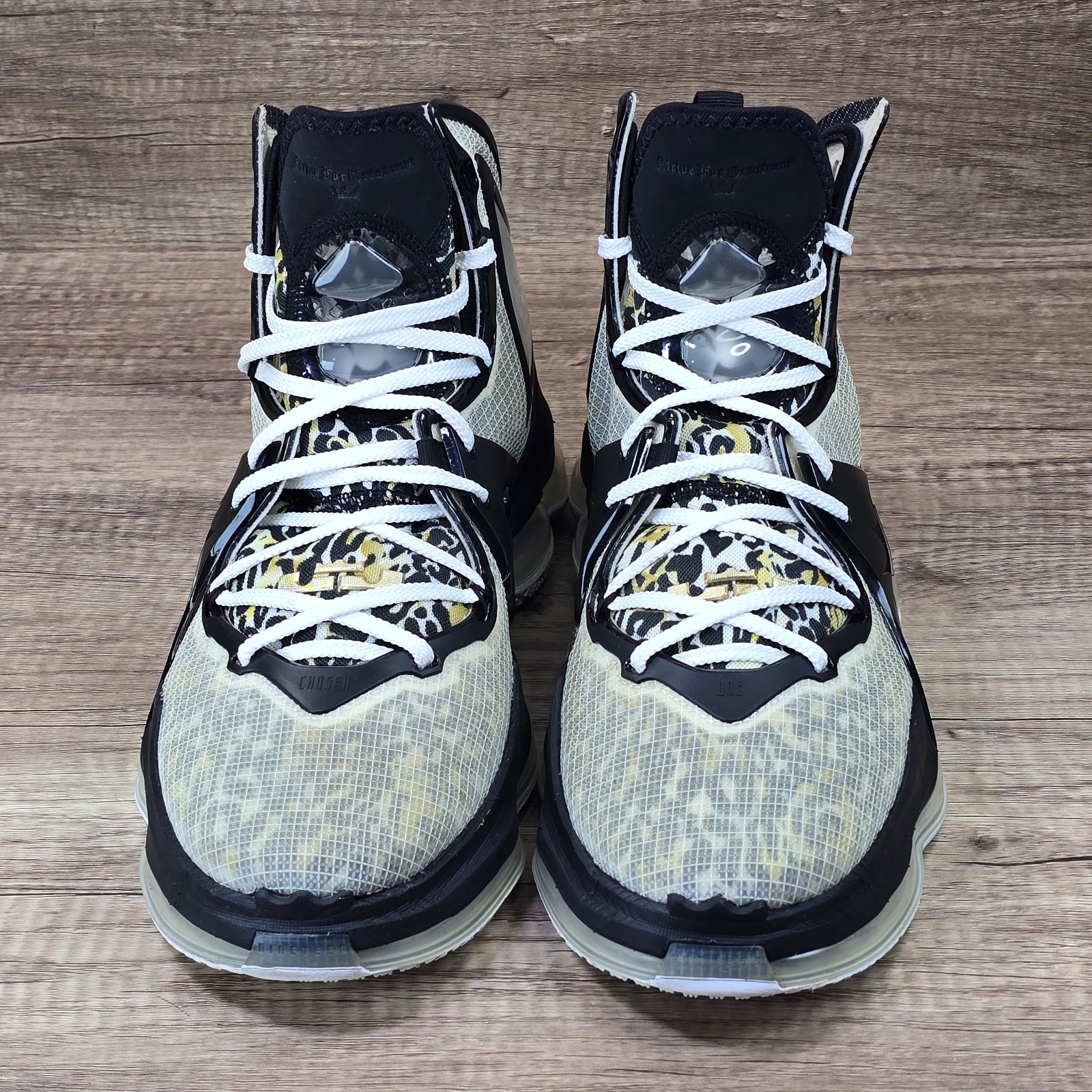 Nike Lebron 19 Royalty Men’s Size 10 White Metallic Gold Black Shoes (CZ0203-100