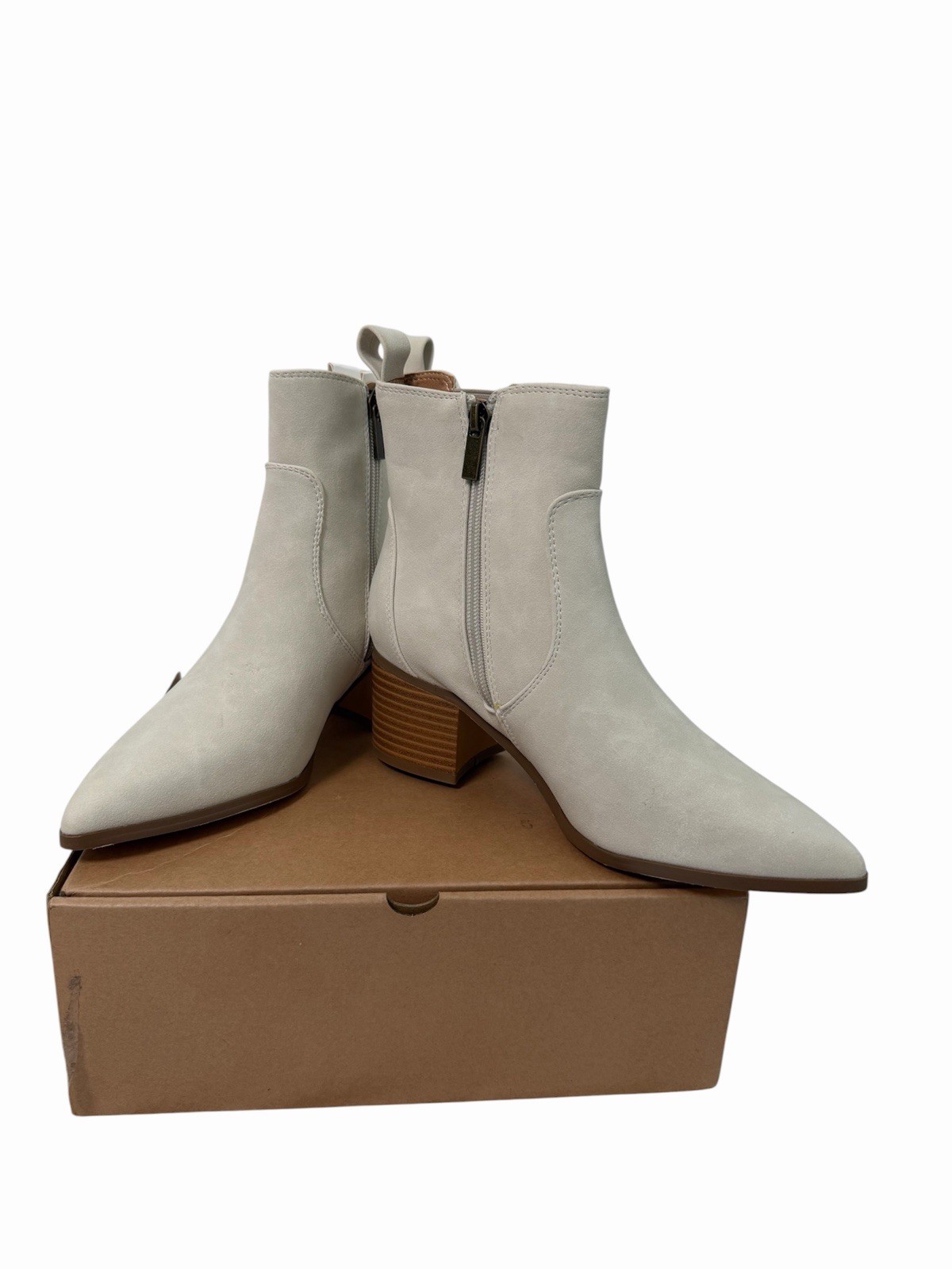Coutgo Beige Chelsea Ankle Boots Women’s Size 6 Pointed Toe Block Heel New Box