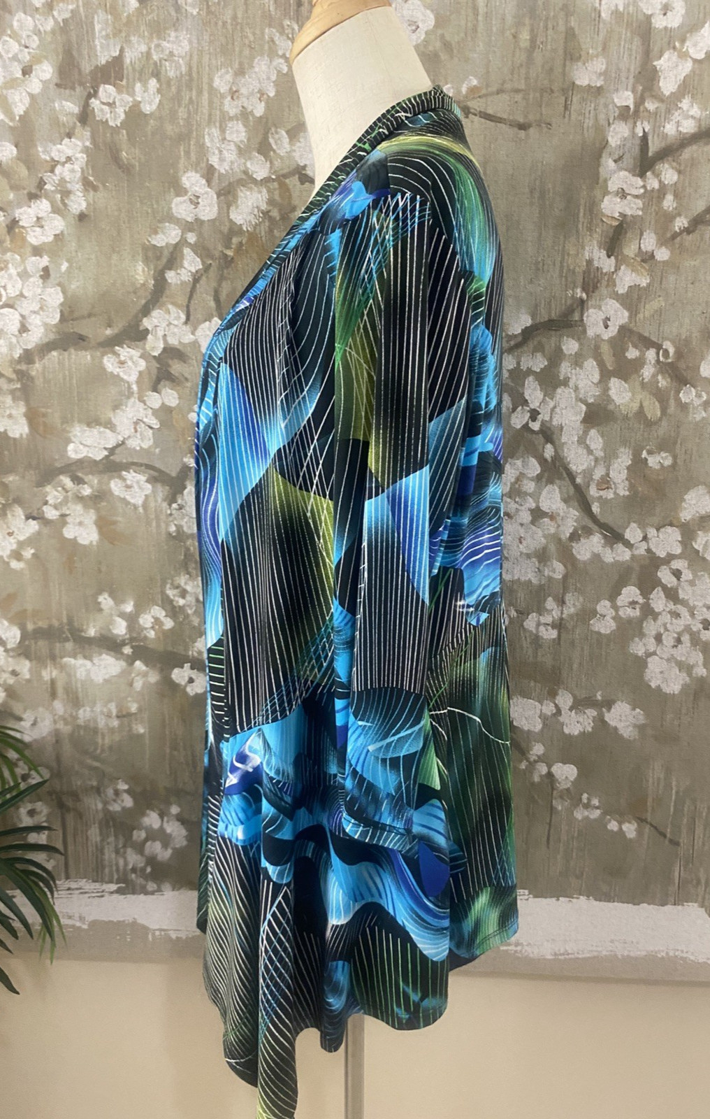 FRANK LYMAN DESIGN Blue Black Artsy Open Front Sharkbite Cardigan Sweater Top 12