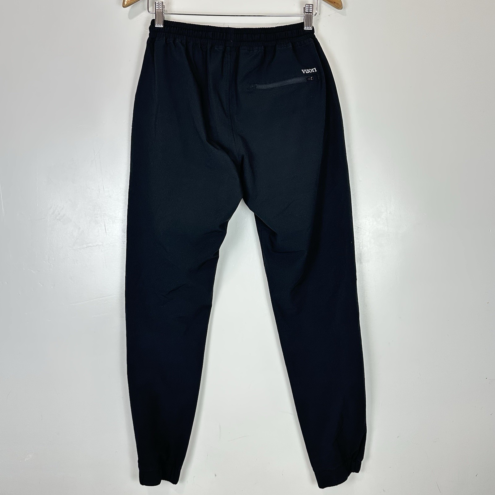 Vuori Transit Jogger 30″ Black Size S Performance Travel Pant Athleisure Minimal