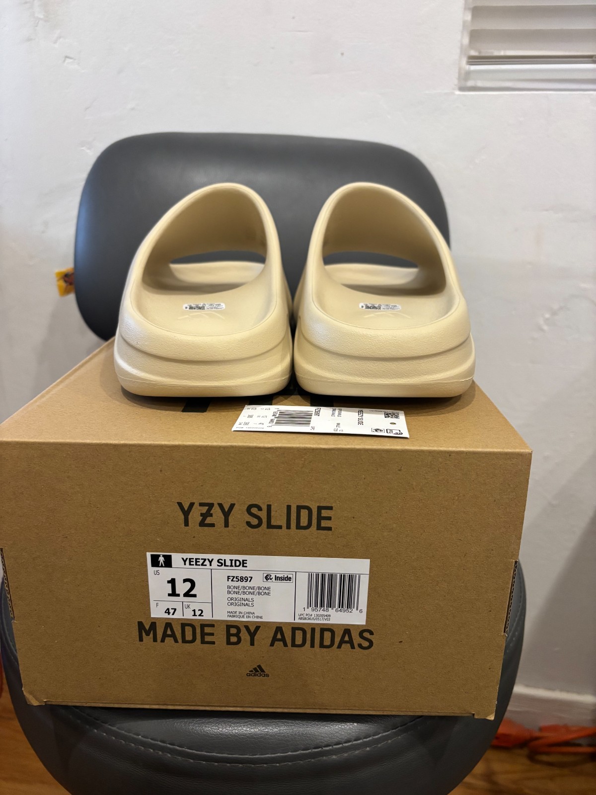 BRAND NEW adidas yeezy slide Bone FZ5897 SIZE 7-13 /100% AUTHENTIC